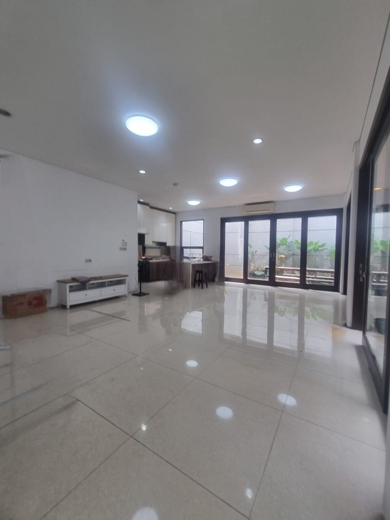 Rumah Radio Dalam Dekat PIM 1, Jakarta Selatan