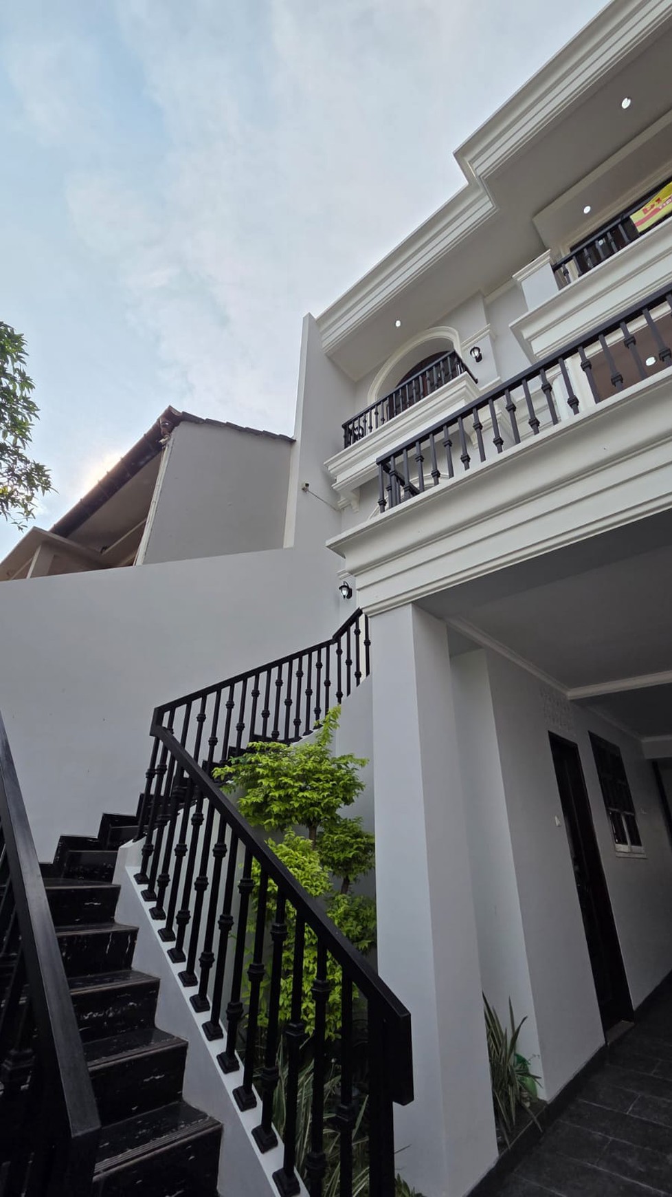 Rumah 2 Lantai Siap Huni dengan Hunian Nyaman dan Asri @Pondok Aren