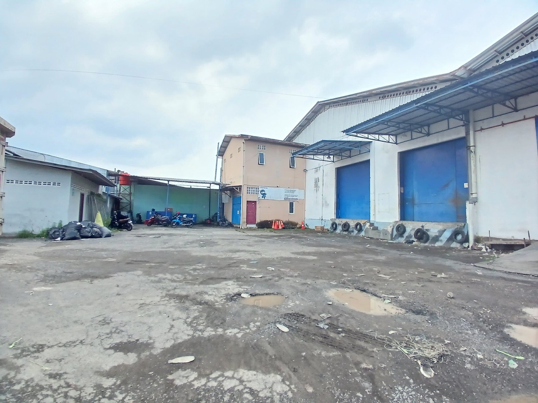 Disewakan Gudang Luas 2000 m2 Lokasi Strategis di Jl Imogiri Barat Km 8.5 Sewon Bantul