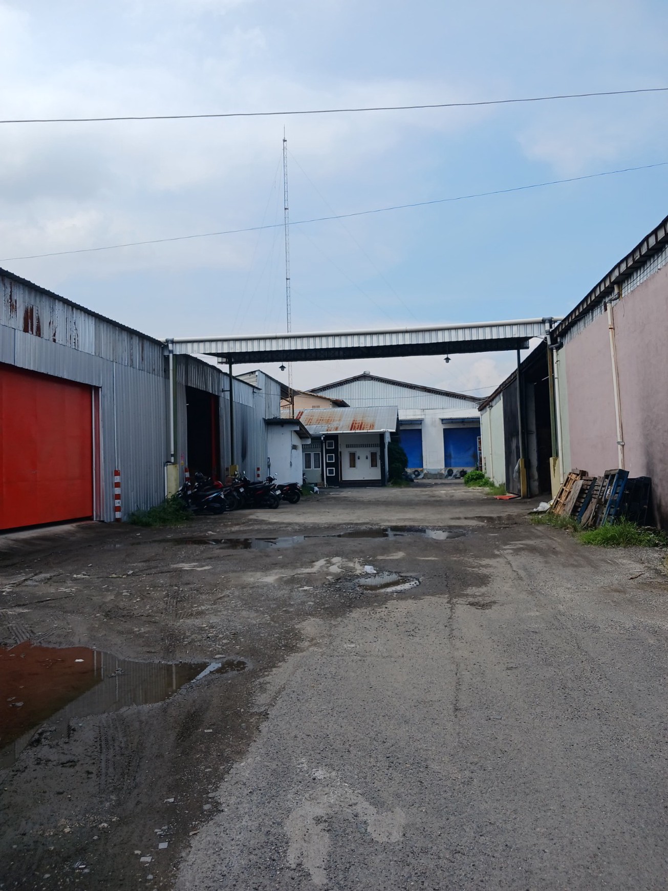 Disewakan Gudang Luas 2000 m2 Lokasi Strategis di Jl Imogiri Barat Km 8.5 Sewon Bantul