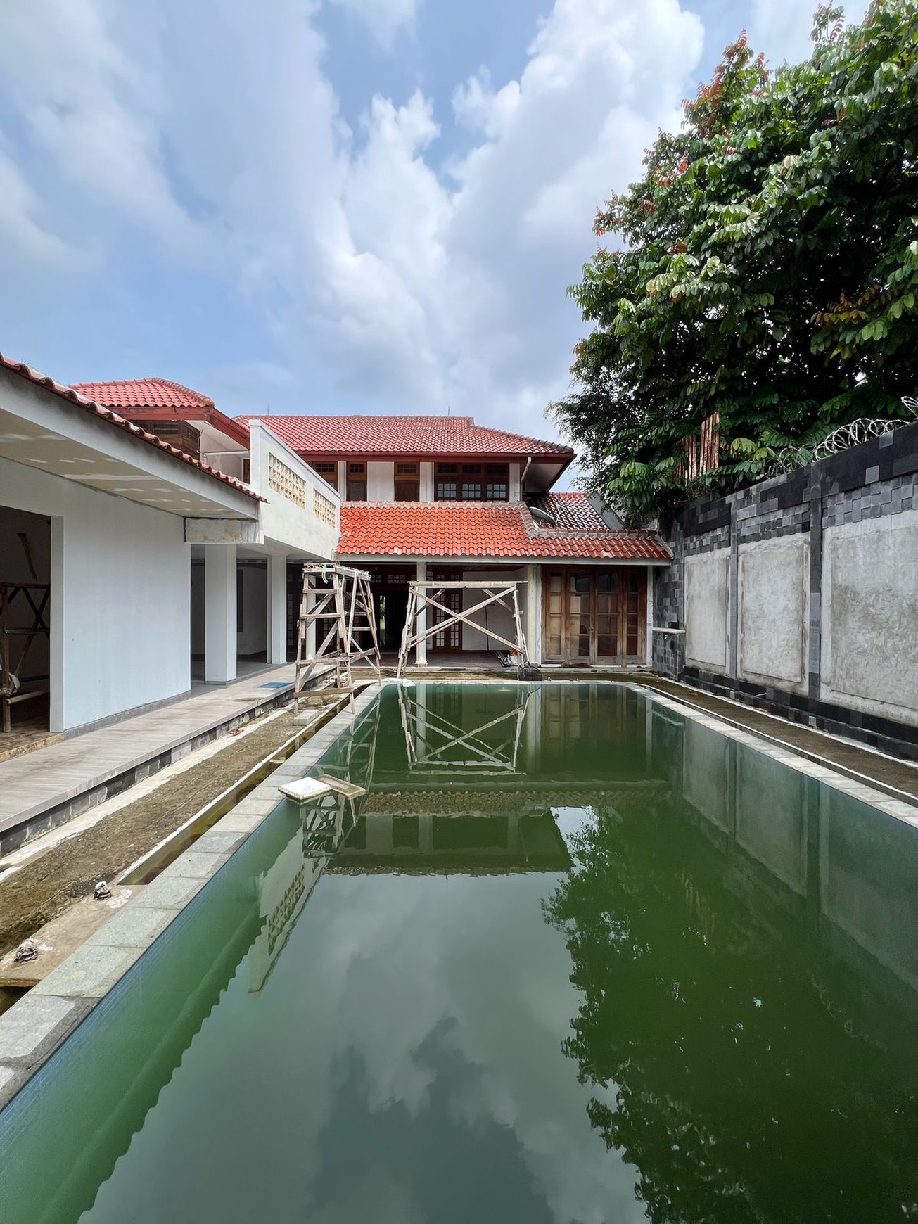 Rumah Hitung Tanah Area Cipete