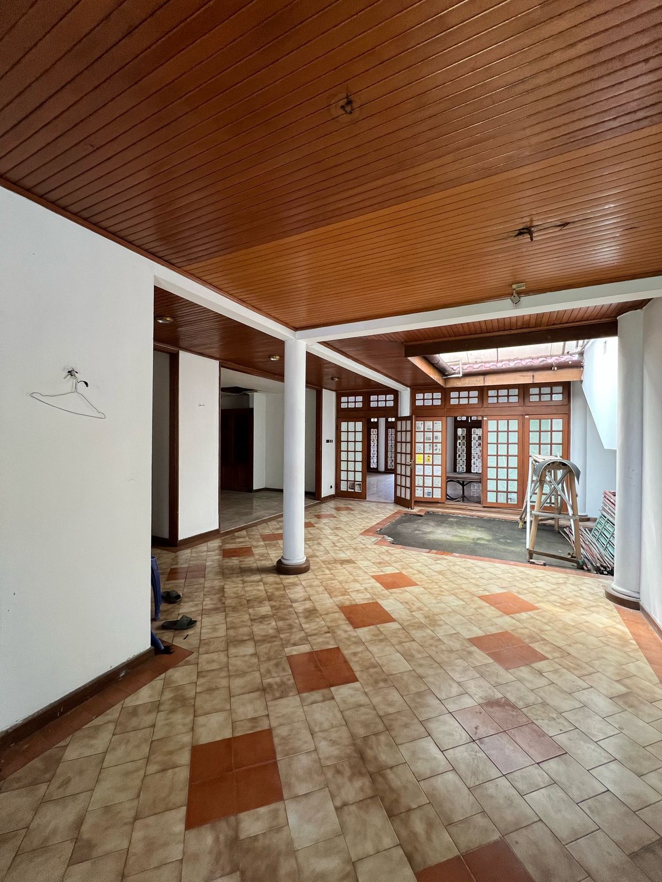 Rumah Hitung Tanah Area Cipete