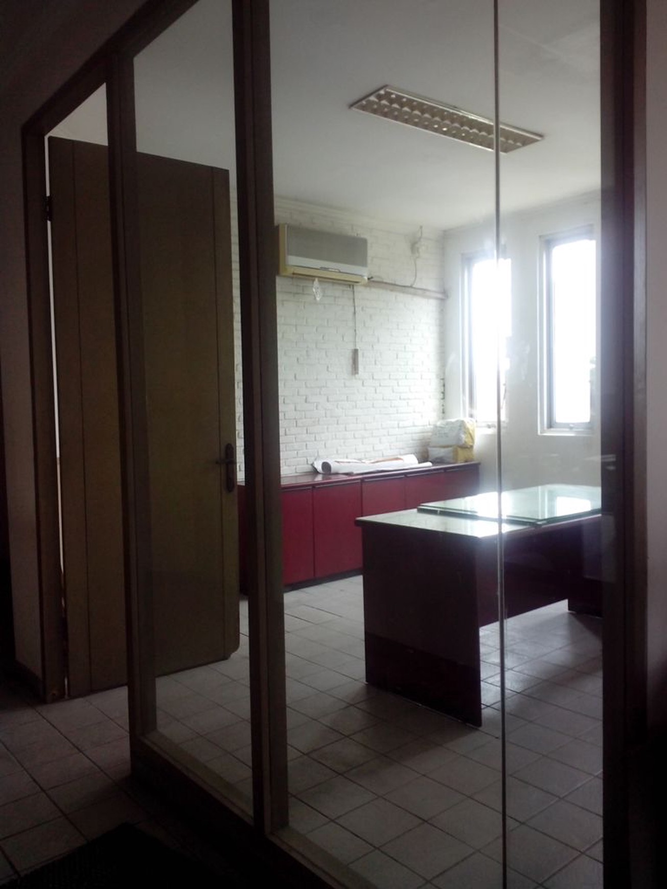 Gedung Perkantoran Dan Kavling Veteran Jakarta Selatan,cocok untuk usaha,pinggir jalan raya,harga masih nego