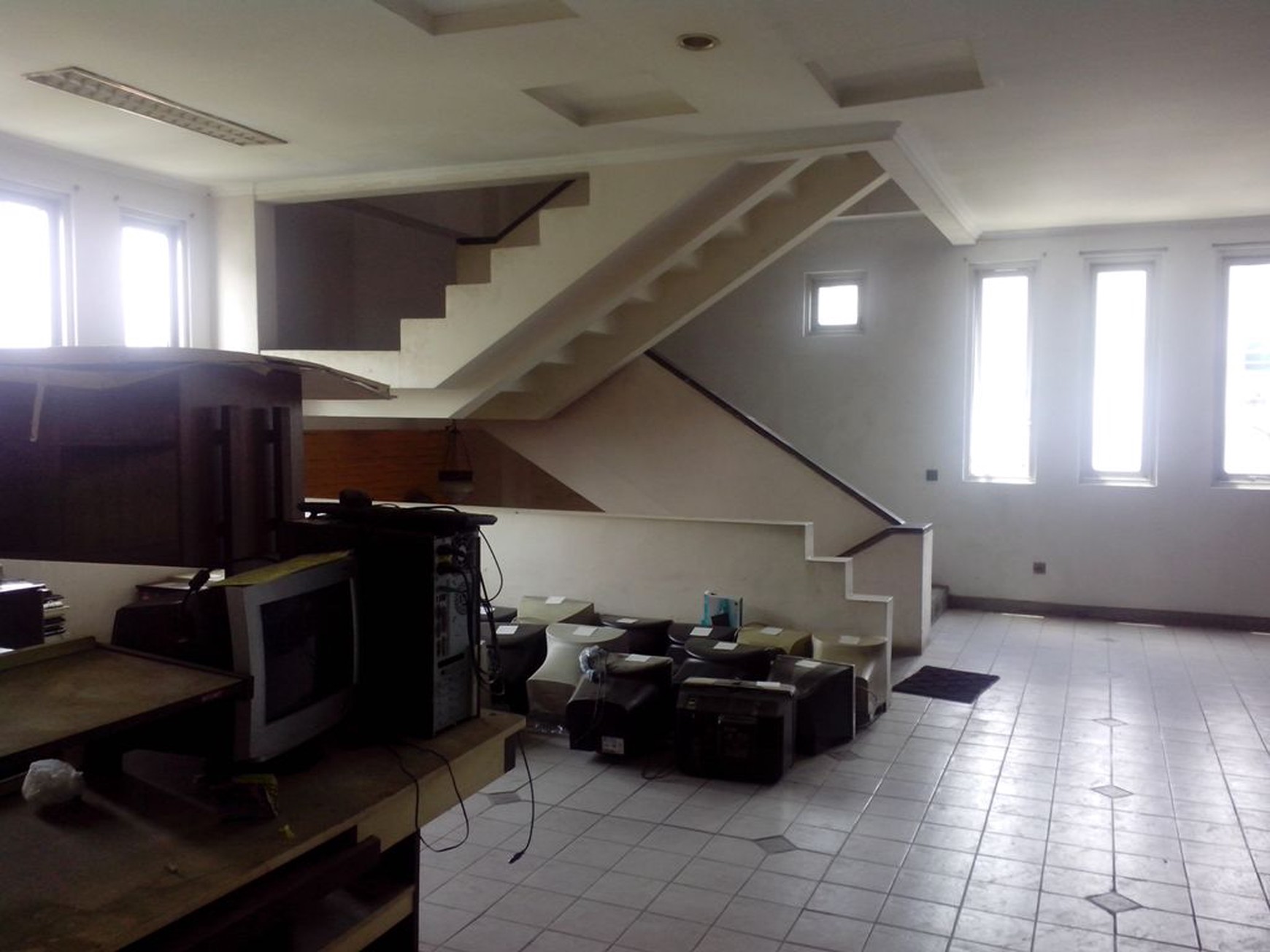 Gedung Perkantoran Dan Kavling Veteran Jakarta Selatan,cocok untuk usaha,pinggir jalan raya,harga masih nego