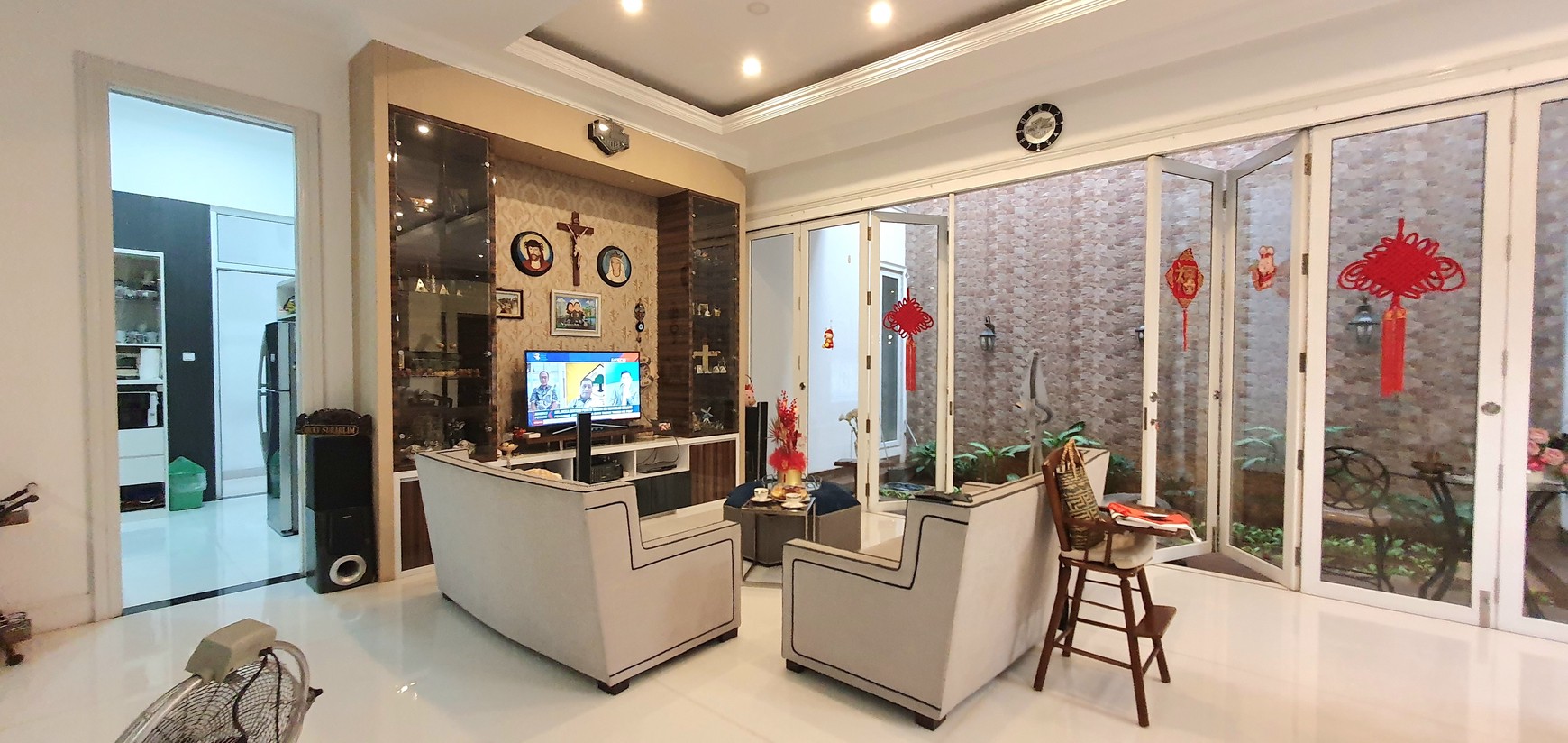 Rumah Full furnish, Artha Gading Villa Kelapa Gading Luas 334m2