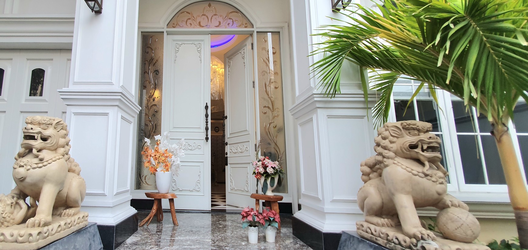 Rumah Full furnish, Artha Gading Villa Kelapa Gading Luas 334m2