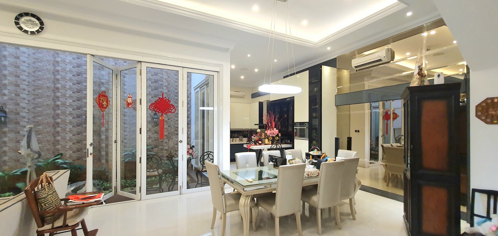 Rumah Full furnish, Artha Gading Villa Kelapa Gading Luas 334m2