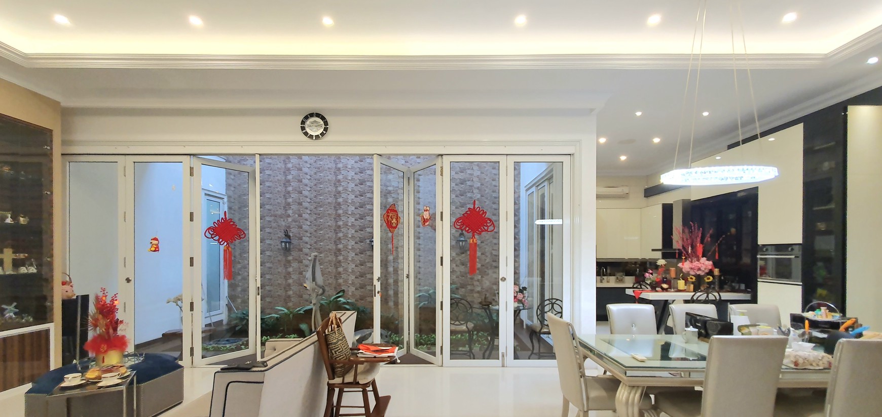 Rumah Full furnish, Artha Gading Villa Kelapa Gading Luas 334m2