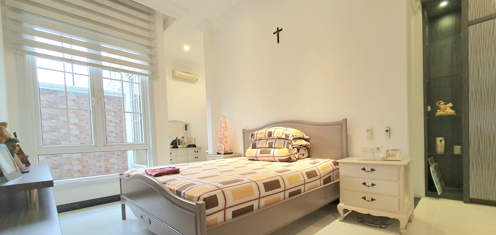 Rumah Full furnish, Artha Gading Villa Kelapa Gading Luas 334m2