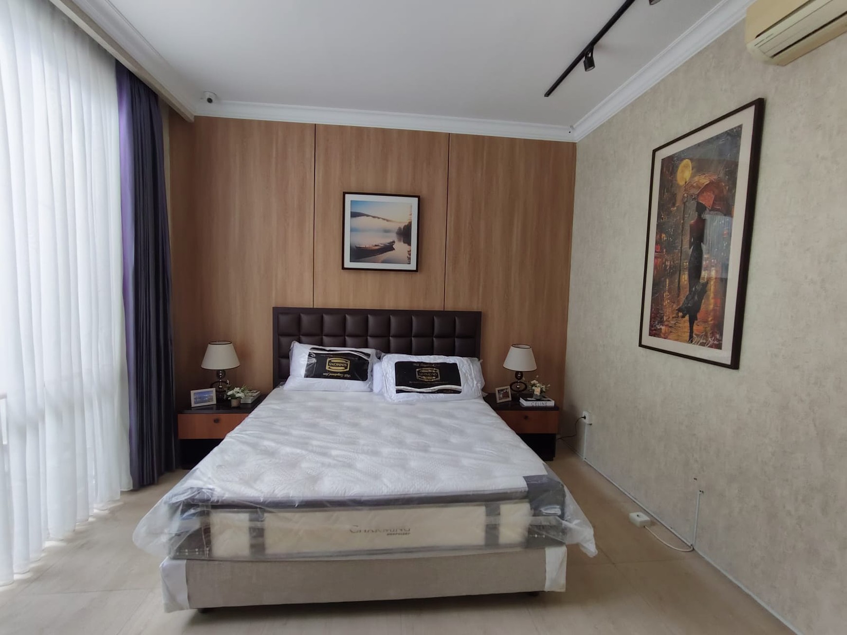 Dijual Rumah Full Renovasi Full Furnish Pakuwon Indah Surabaya