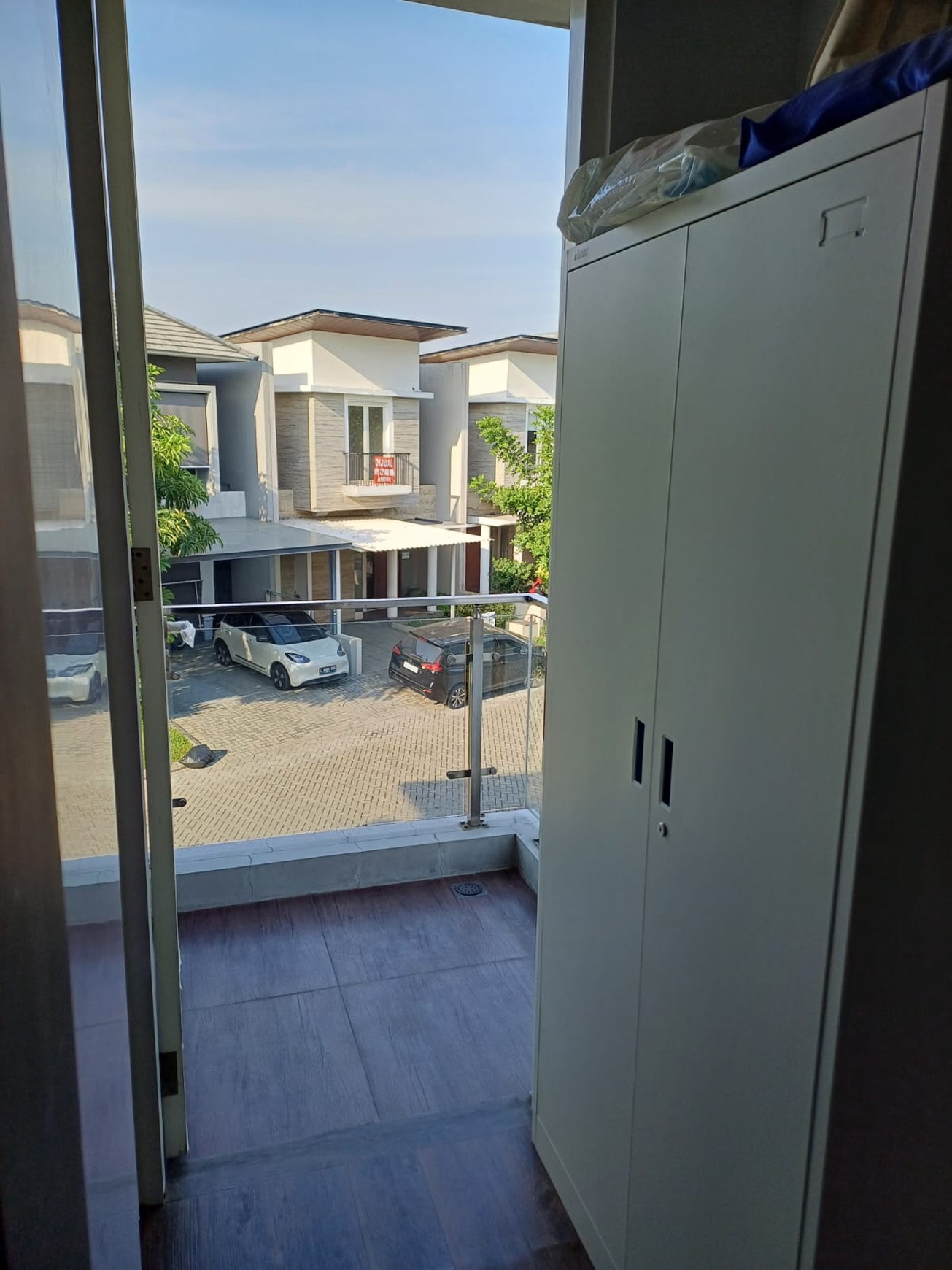 Dijual Rumah Royal Residence Hook Bonus Semi Furnished Dekat Citraland, Pakuwon Mall, Dian Istana, Wisata Bukit Mas