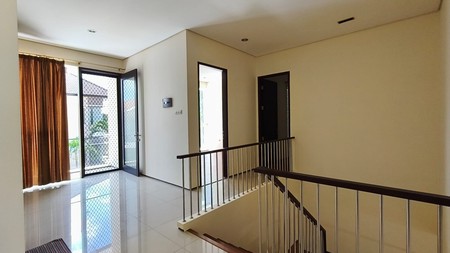 Disewakan Rumah Semi Furnish dekat pusat Kuliner Gwalk Citraland Surabaya 