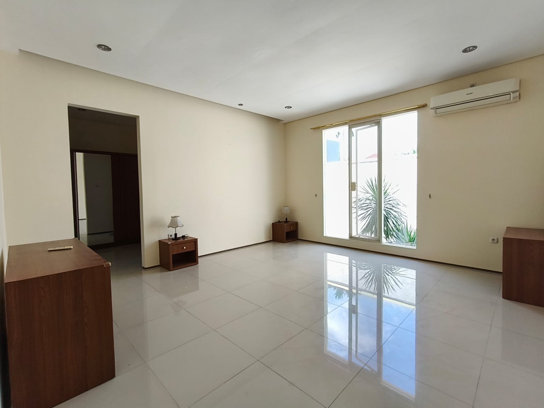 Disewakan Rumah Semi Furnish dekat pusat Kuliner Gwalk Citraland Surabaya