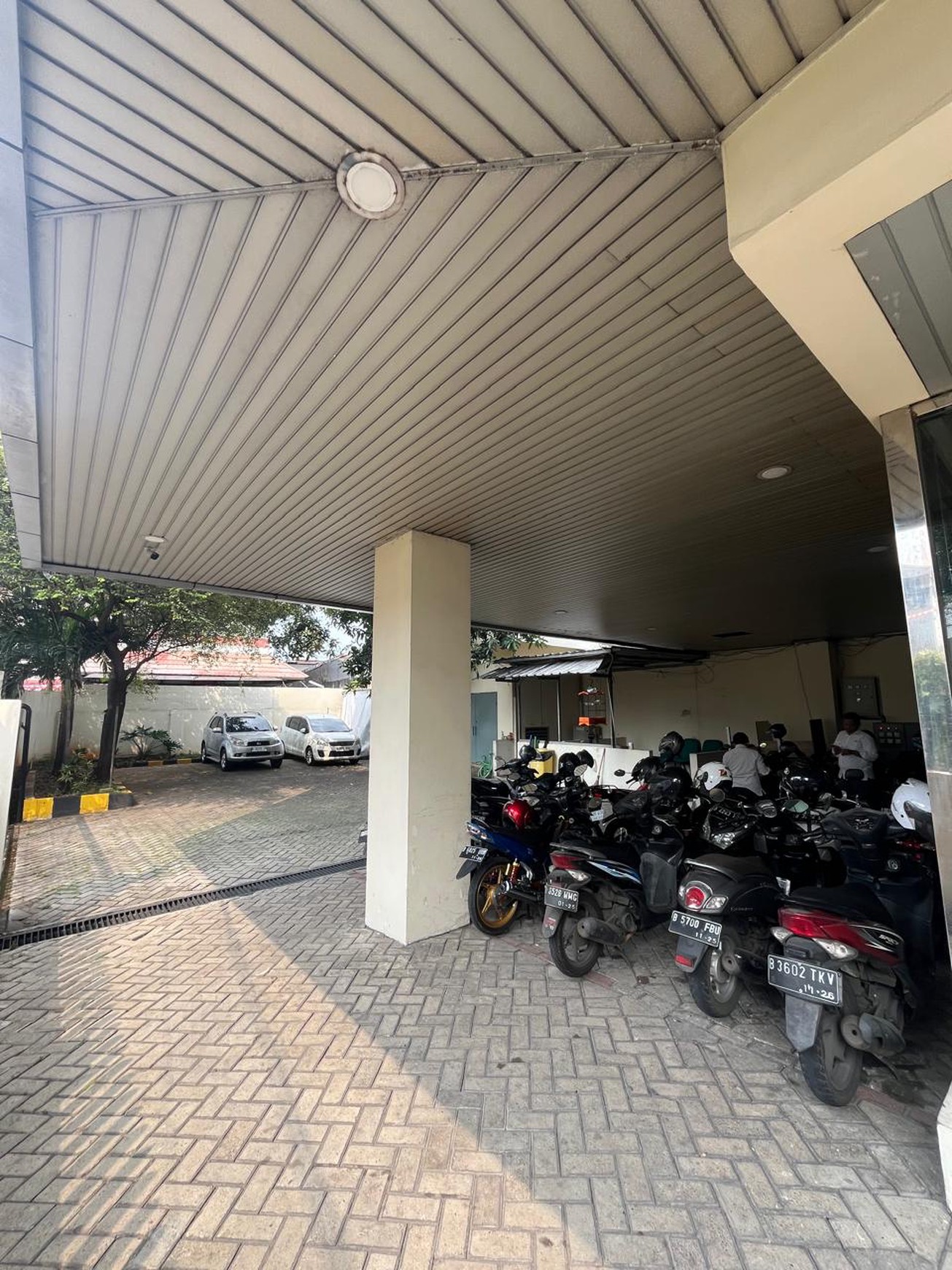 Jarang Ada! Harga Cuan! Minibuilding 4 Lantai, Jatinegara - JUAL/SEWA