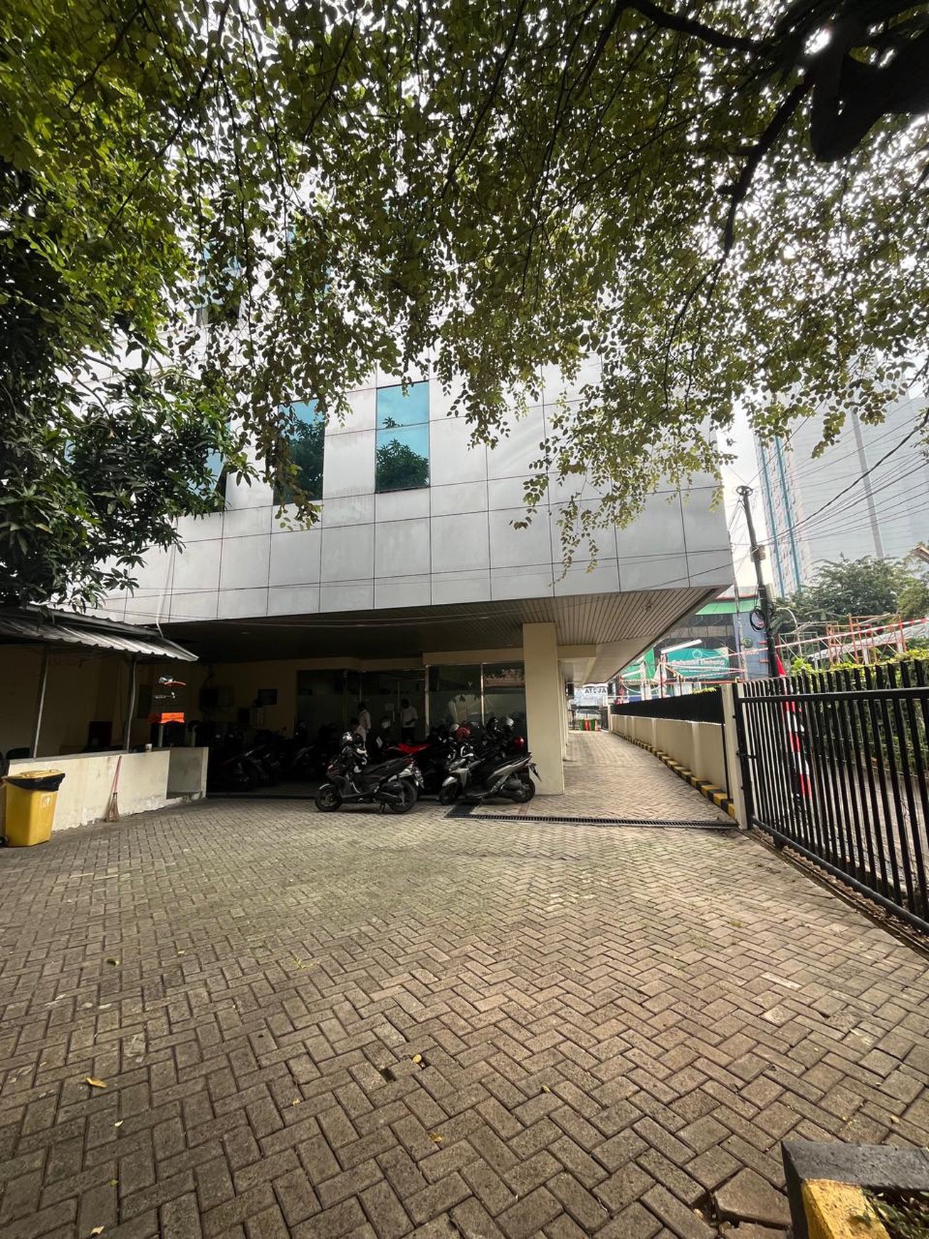 Jarang Ada! Harga Cuan! Minibuilding 4 Lantai, Jatinegara - JUAL/SEWA