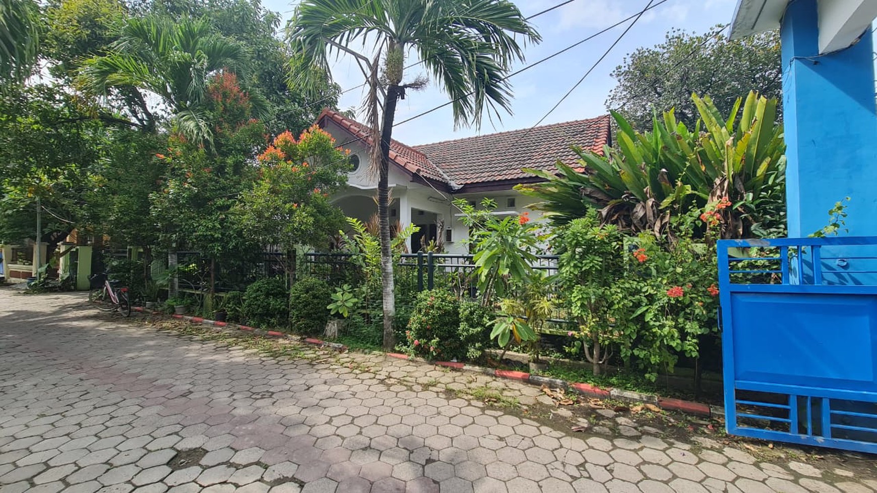 Rumah 2 Lantai Multifungsi, Cocok untuk Hunian atau Usaha, di Pinggir Jalan Besar Wedoro Waru, Hanya 5 Miliar Nego!
