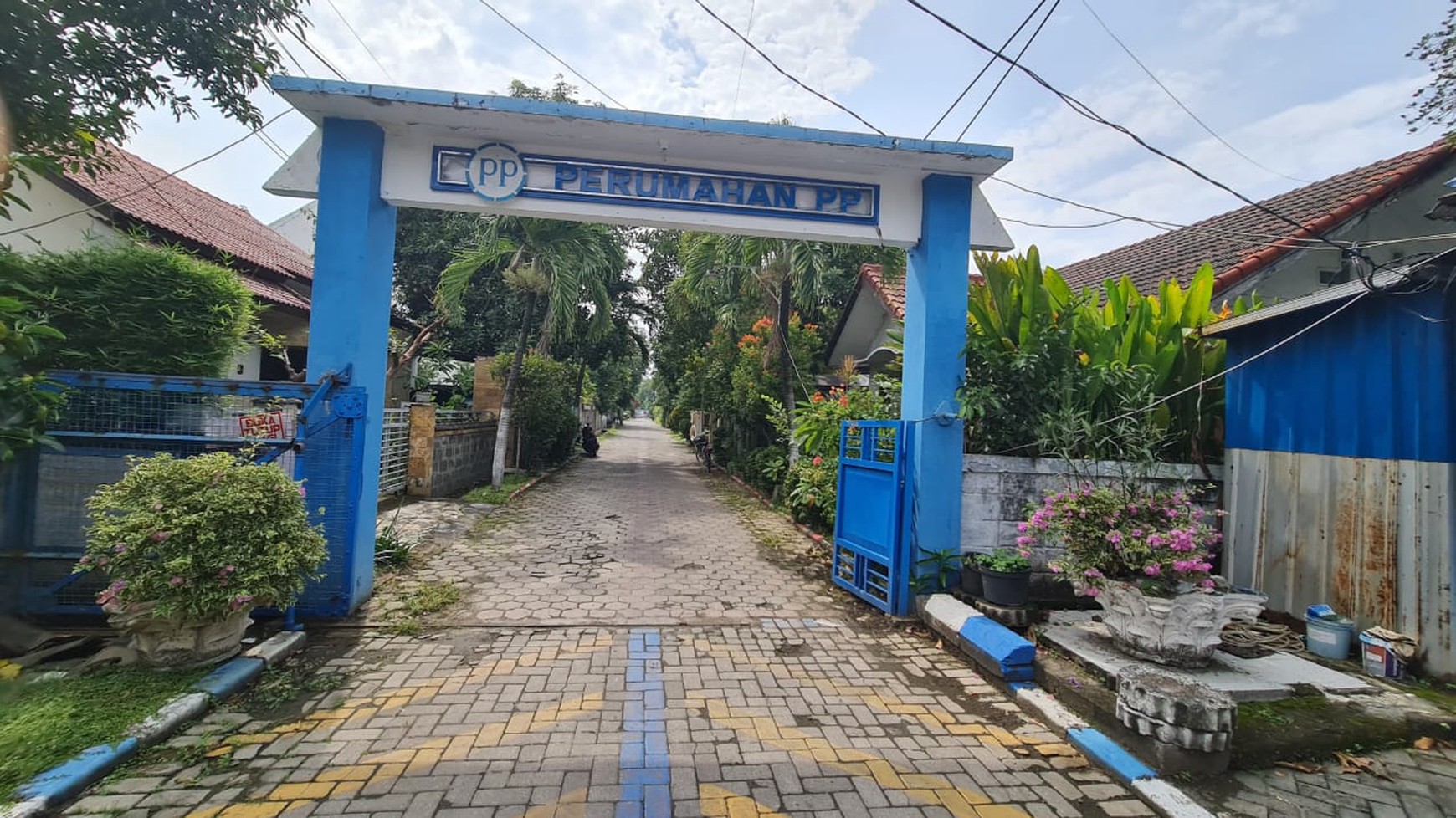 Rumah 2 Lantai Multifungsi, Cocok untuk Hunian atau Usaha, di Pinggir Jalan Besar Wedoro Waru, Hanya 5 Miliar Nego!