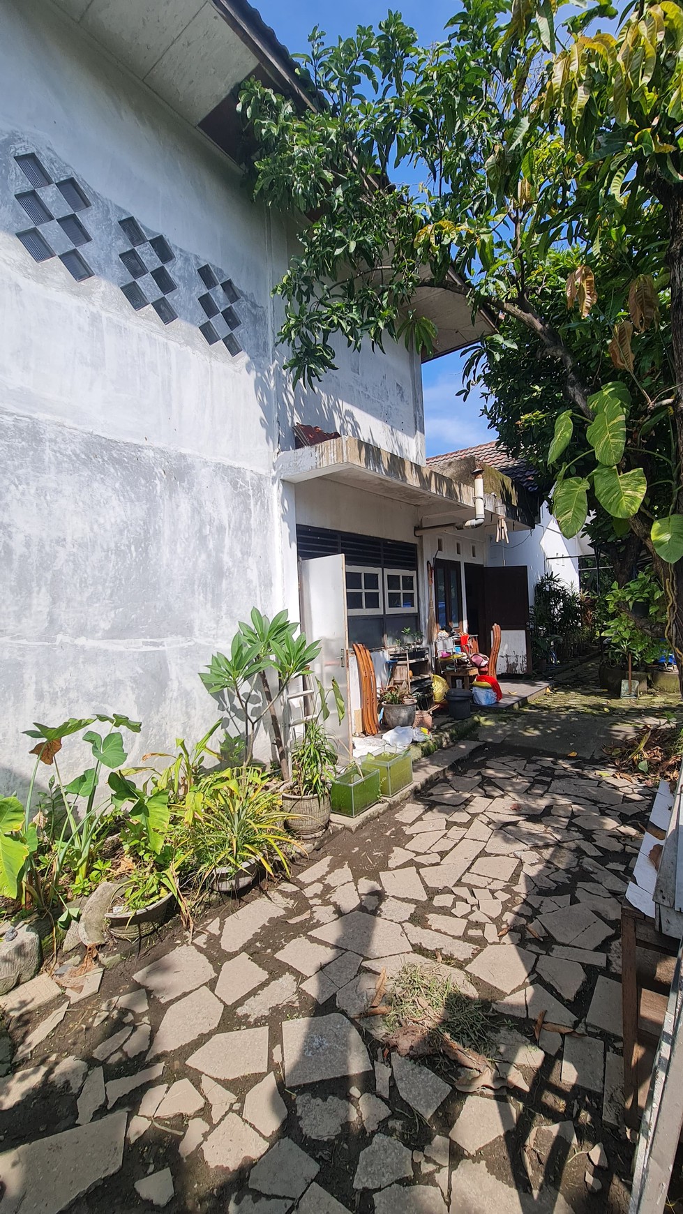Rumah 2 Lantai Multifungsi, Cocok untuk Hunian atau Usaha, di Pinggir Jalan Besar Wedoro Waru, Hanya 5 Miliar Nego!