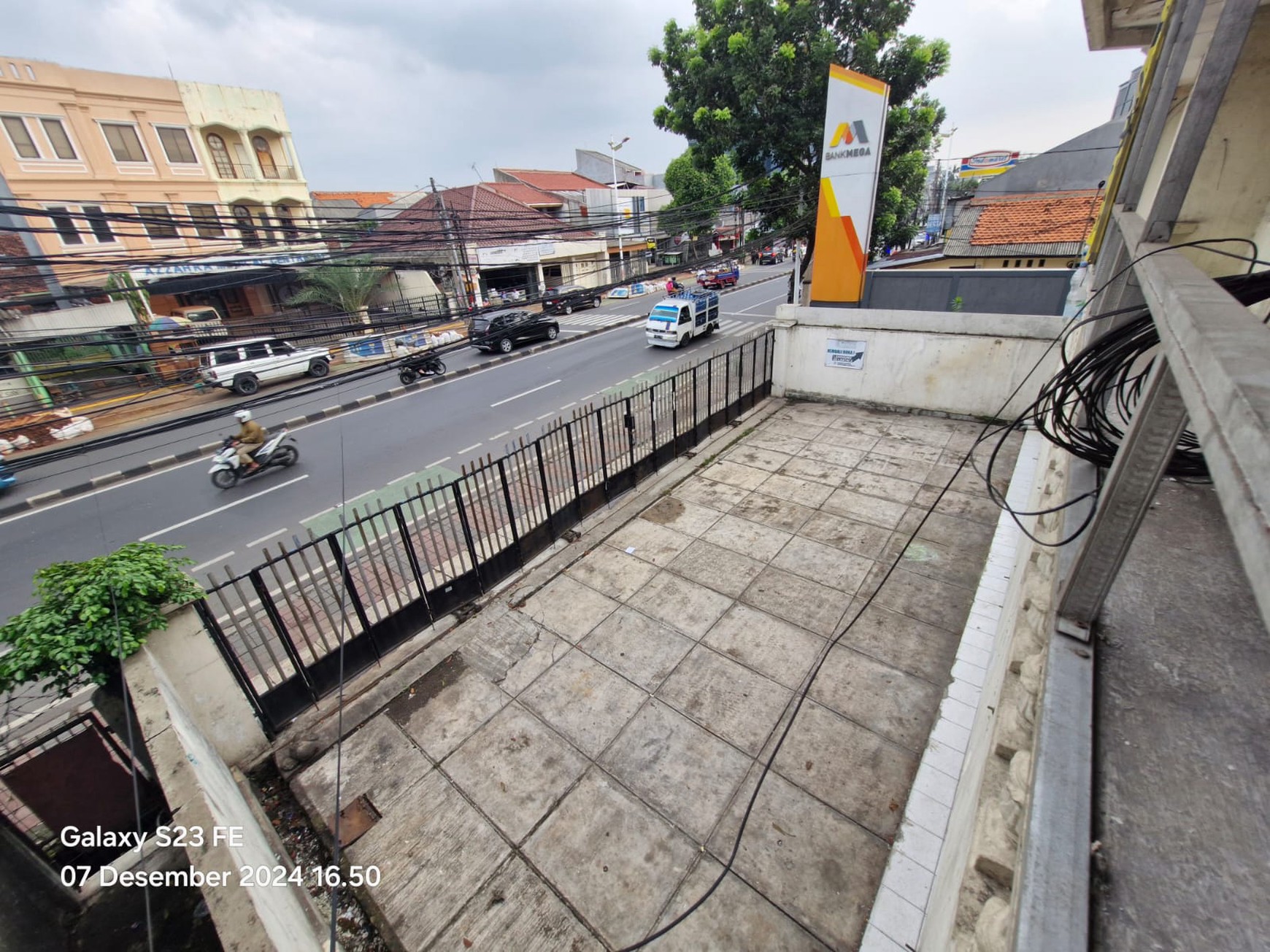 Gedung Kantor Di Lokasi Strategis Di Cawang, Dan Hanya 3 Menit ke Jl. MT Haryono