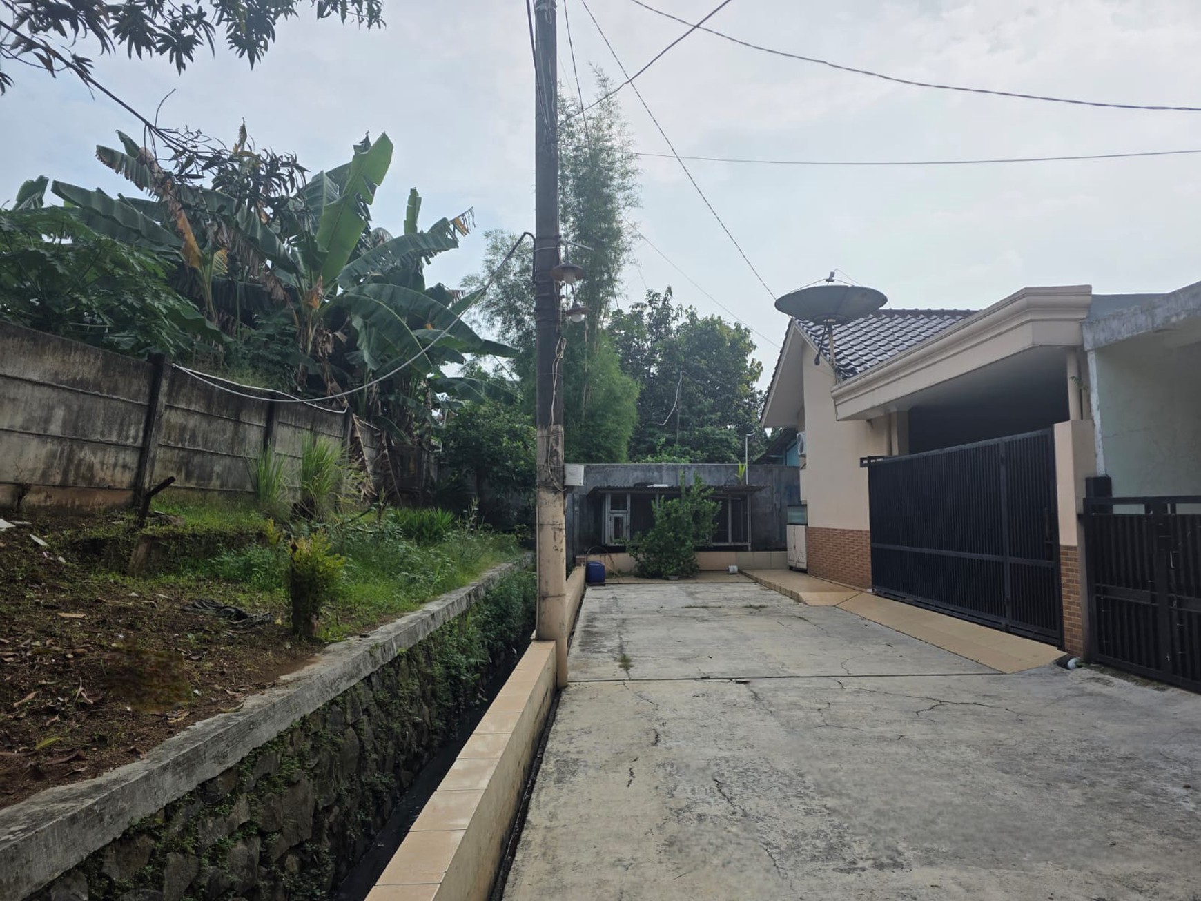 Rumah Bagus Siap Huni di Komp Deplu, Jl Caraka, Pondok Aren Tangerang Selatan