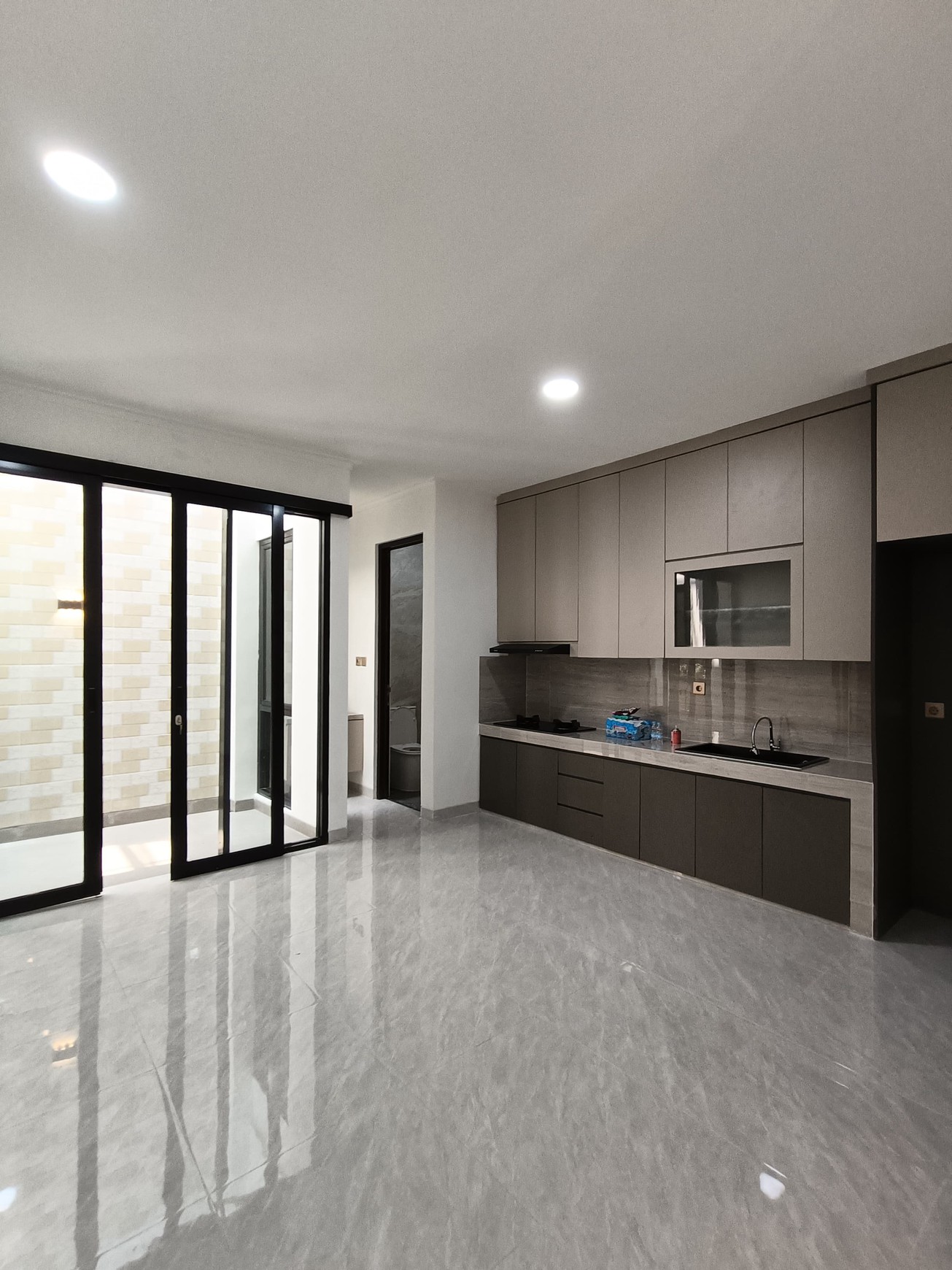 Rumah Brand New Siap Huni di Graha Raya Tangerang Selatan. 