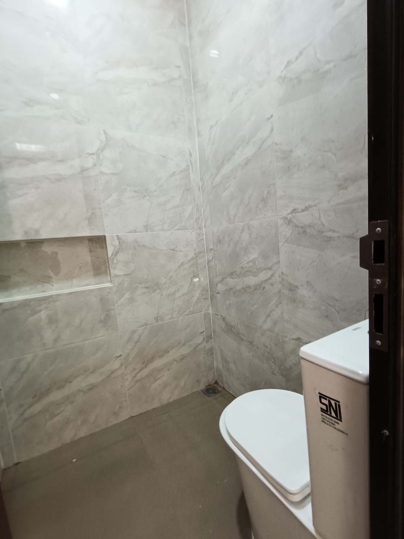 Rumah Brand New Siap Huni di Graha Raya Tangerang Selatan. 