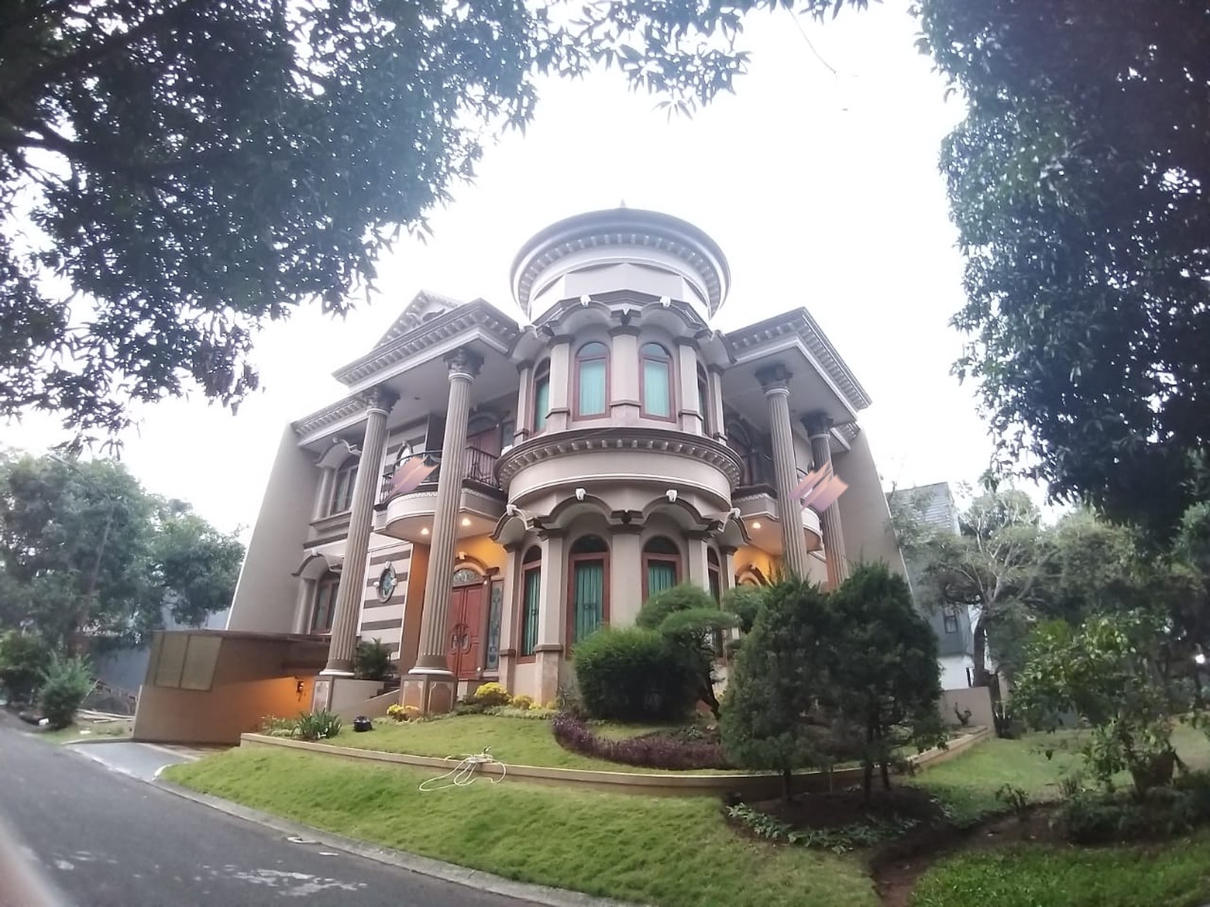 Rumah Bagus Di Taman Senayan Bintaro Jaya Sektor 9