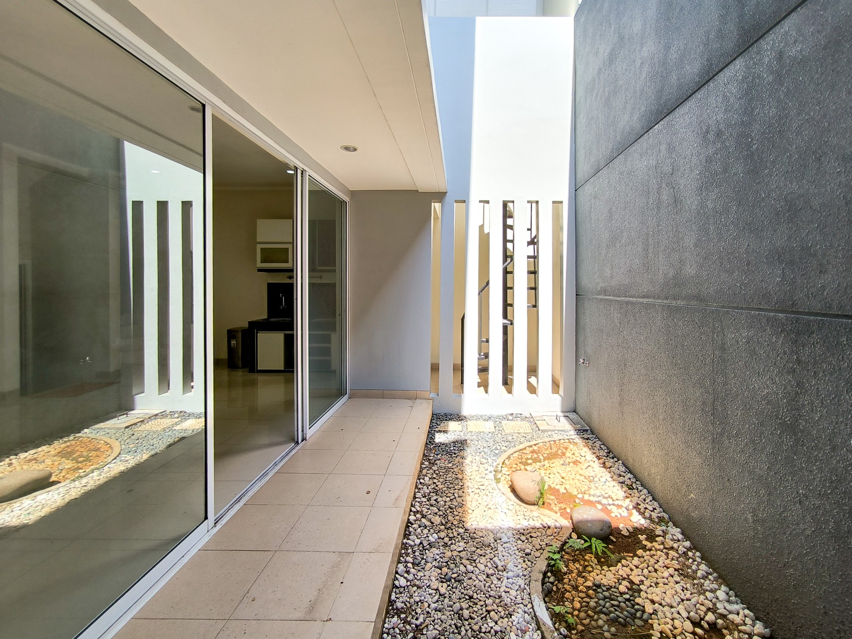 Rumah di Discovery Lumina Bintaro Jaya