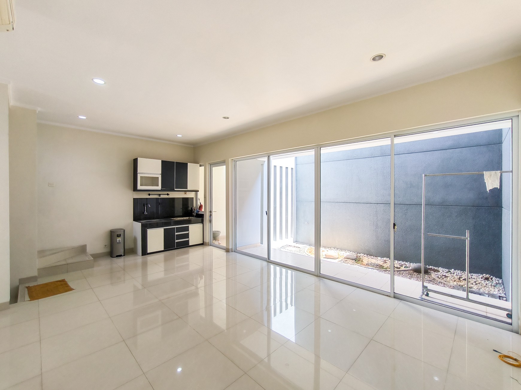 Rumah di Discovery Lumina Bintaro Jaya