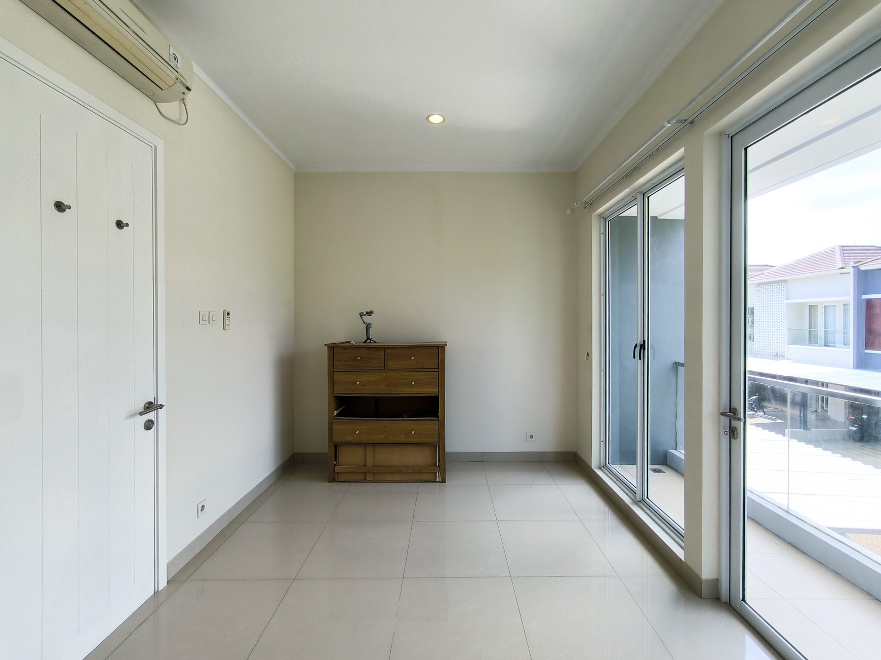 Rumah di Discovery Lumina Bintaro Jaya