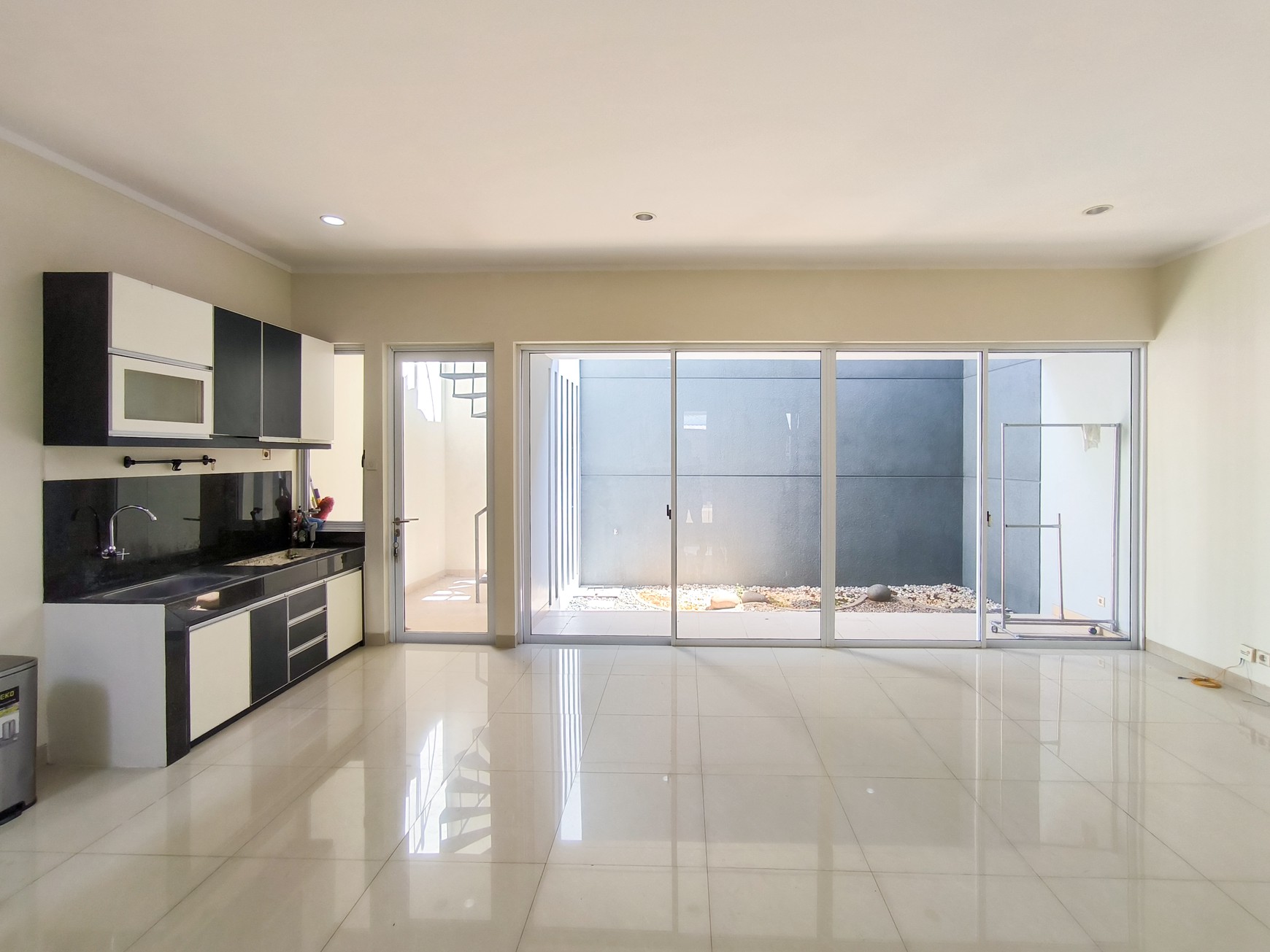 Rumah di Discovery Lumina Bintaro Jaya