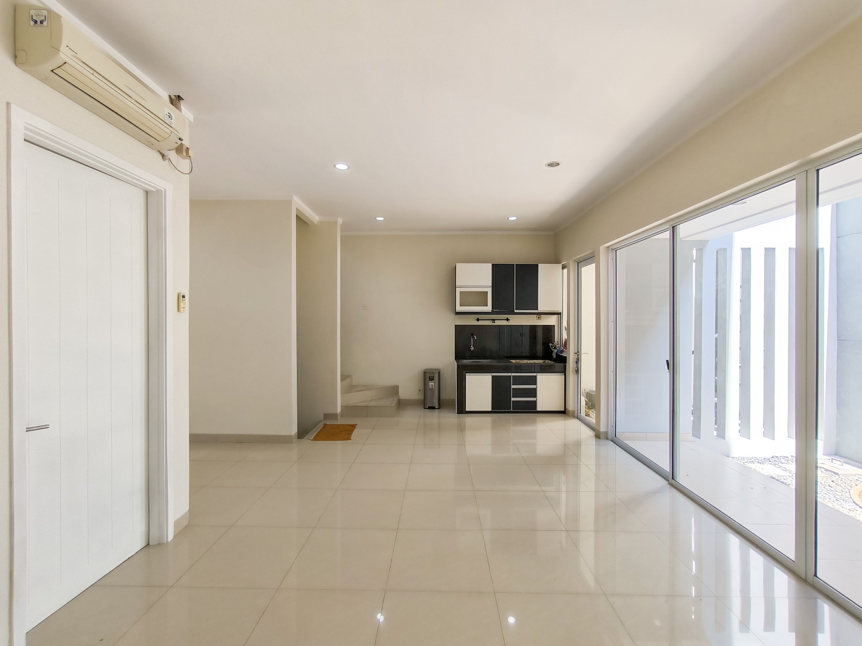 Rumah di Discovery Lumina Bintaro Jaya