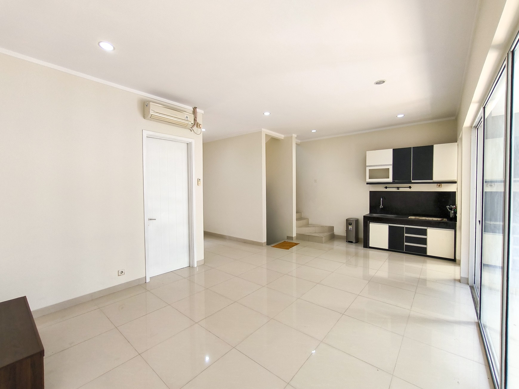 Rumah di Discovery Lumina Bintaro Jaya