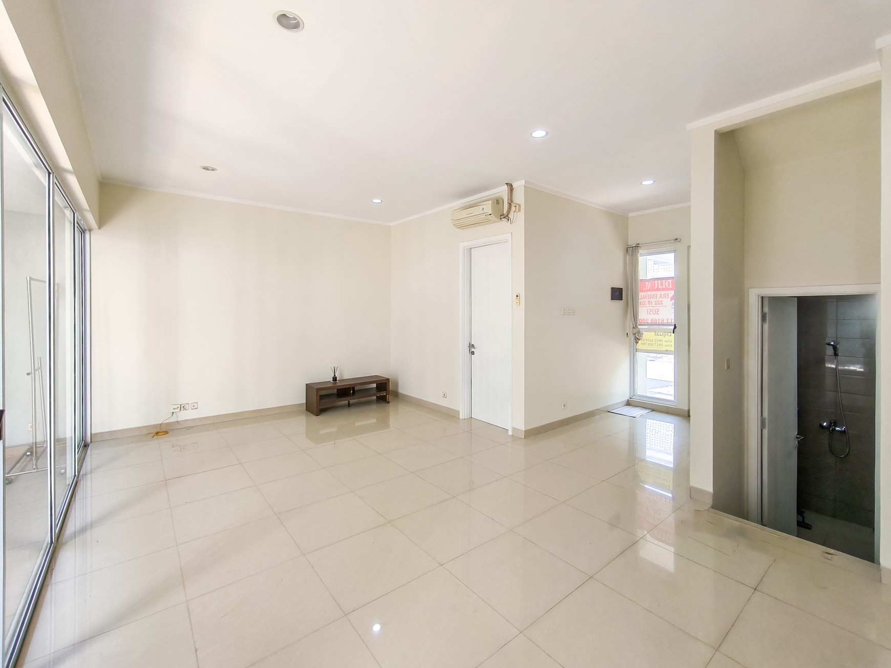 Rumah di Discovery Lumina Bintaro Jaya