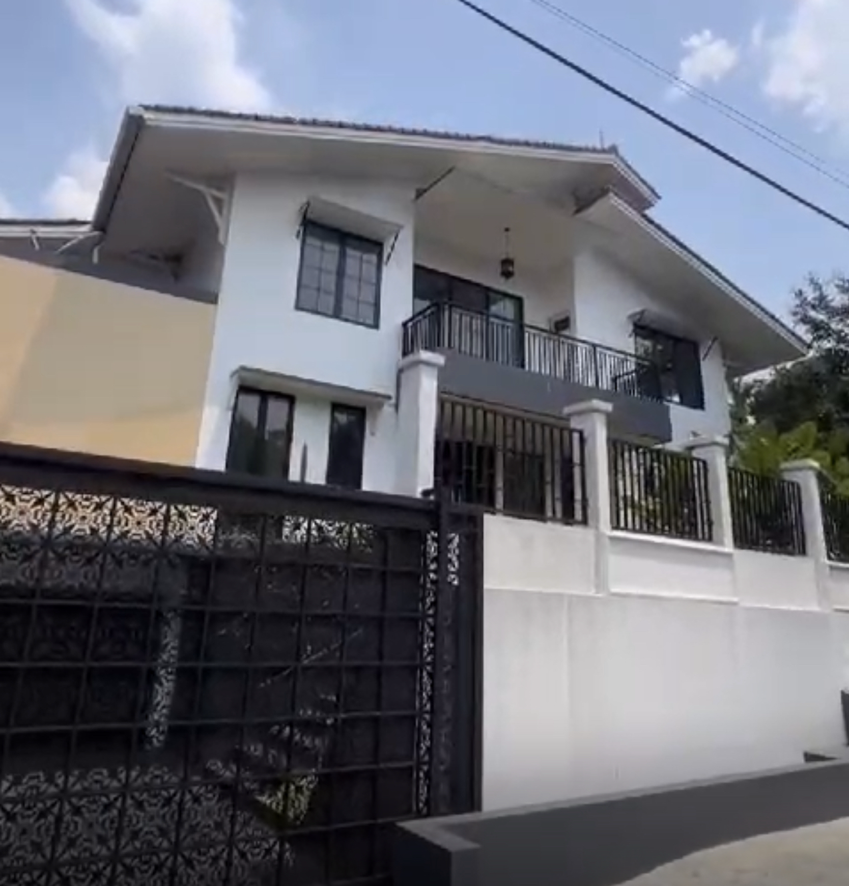 Rumah Bagus Di Duta Permai Pondok Indah Jakarta Selatan