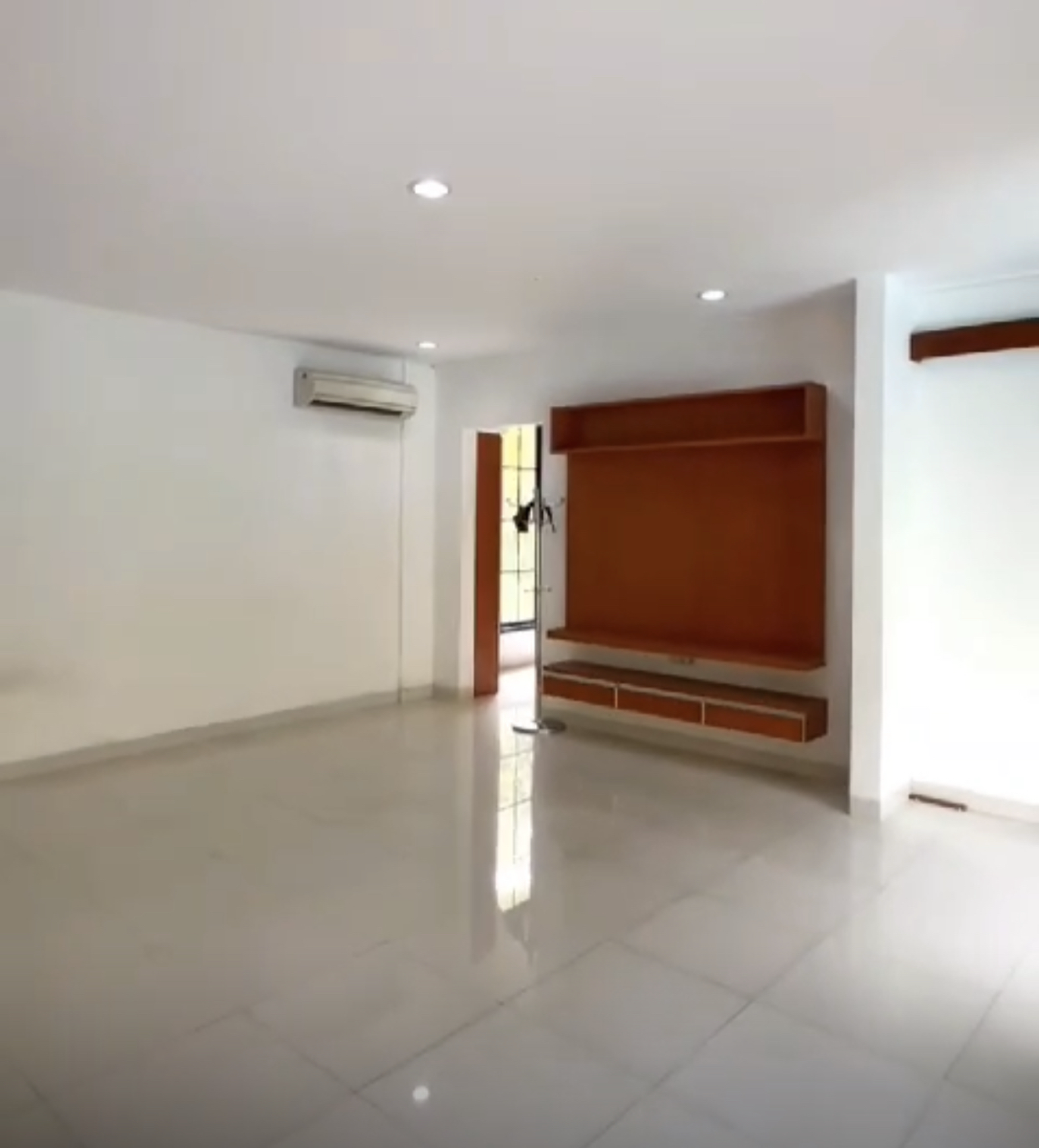 Rumah Bagus Di Duta Permai Pondok Indah Jakarta Selatan