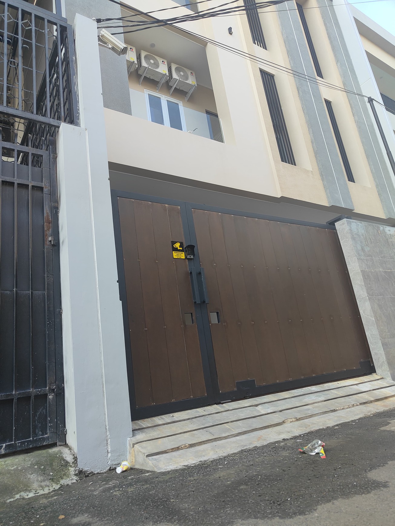 Rumah Bagus Di Jl Yunus Kebon Jeruk Jakarta Barat