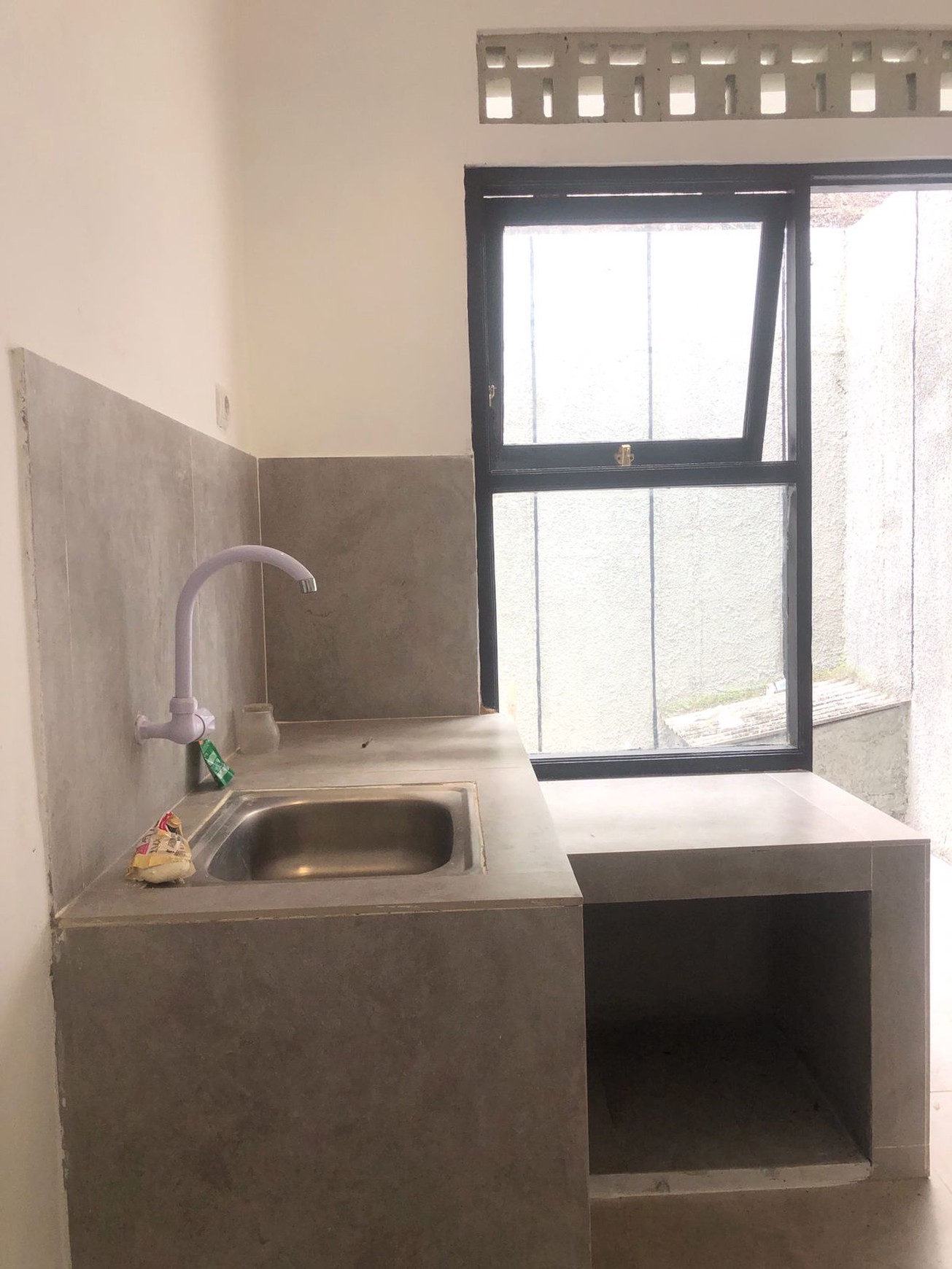 Dijual Rumah Jl Langgar, Pondok Bambu, Duren Sawit