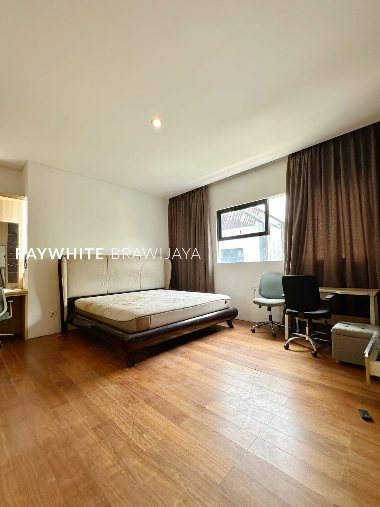 Townhouse dalam Cluster Lingkungan Tenang Area Bangka Kemang