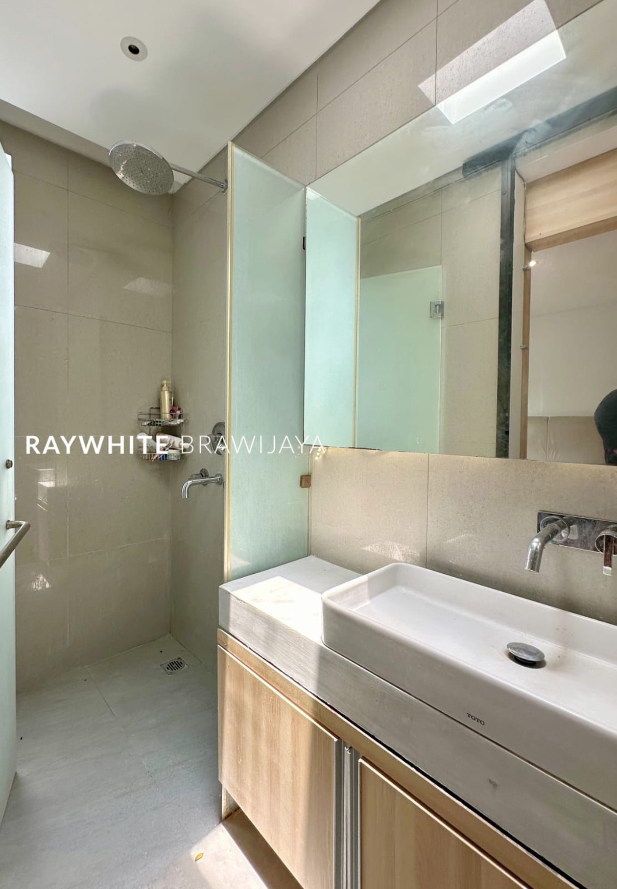Townhouse dalam Cluster Lingkungan Tenang Area Bangka Kemang