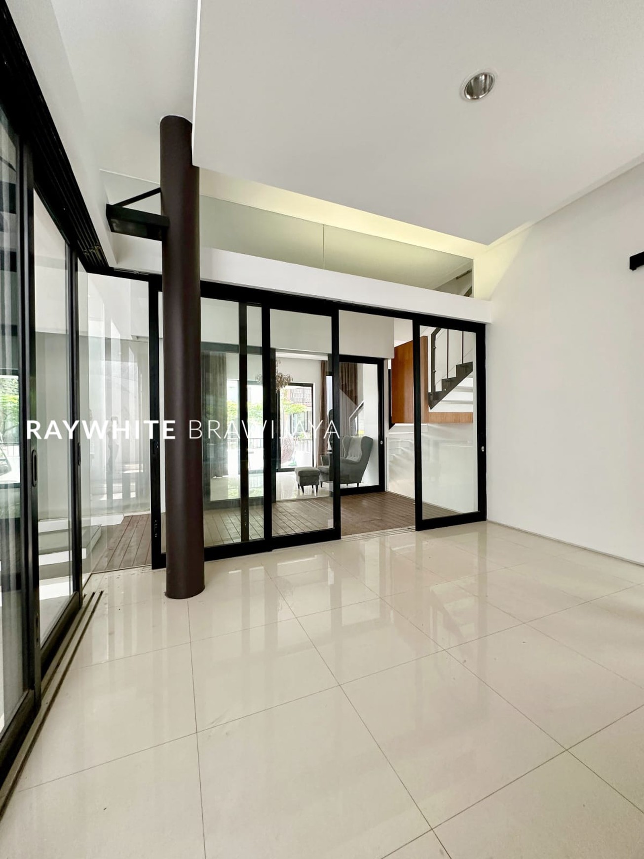 Townhouse dalam Cluster Lingkungan Tenang Area Bangka Kemang