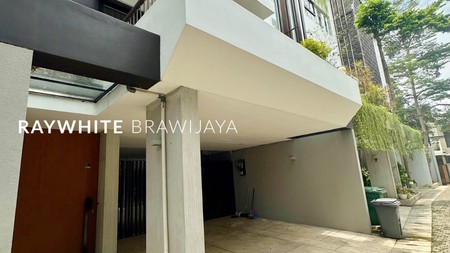 Townhouse dalam Cluster Lingkungan Tenang Area Bangka Kemang