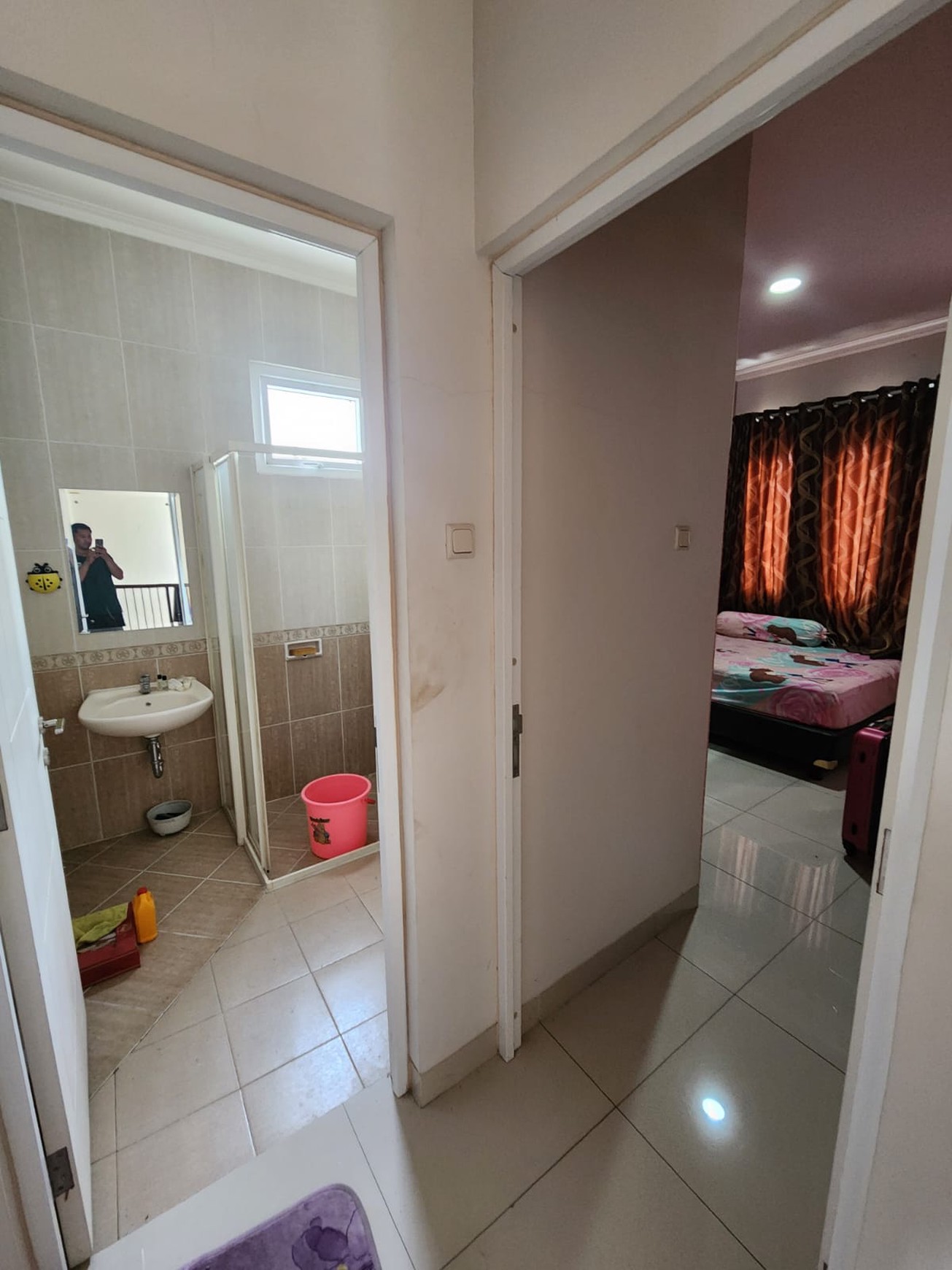 RUMAH CANTIK SIAP HUNI DI BOULEVARD KOTA WISATA CIBUBUR HARGA NEGO