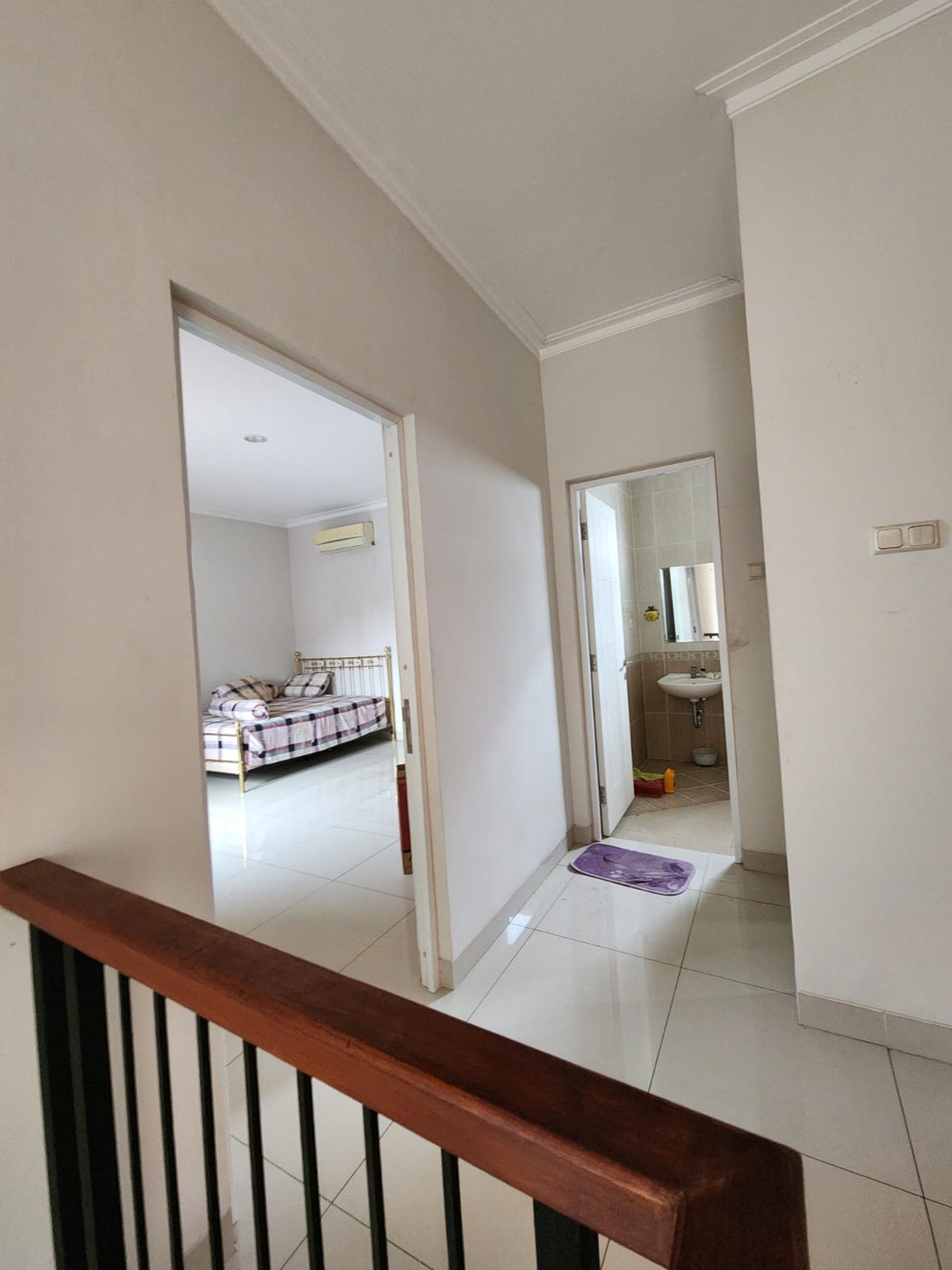 RUMAH CANTIK SIAP HUNI DI BOULEVARD KOTA WISATA CIBUBUR HARGA NEGO