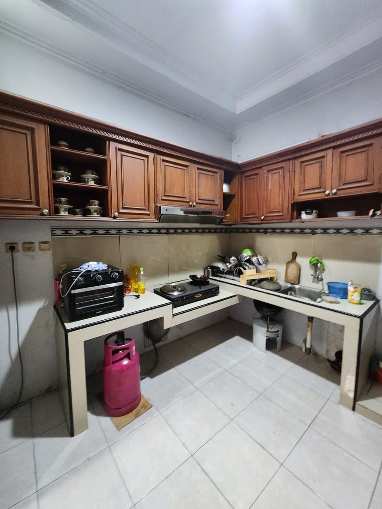 RUMAH CANTIK SIAP HUNI DI BOULEVARD KOTA WISATA CIBUBUR HARGA NEGO