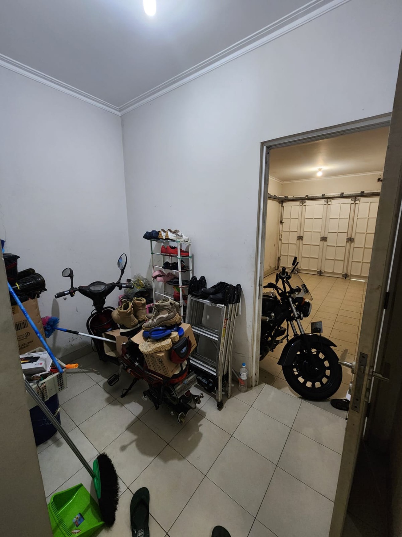 RUMAH CANTIK SIAP HUNI DI BOULEVARD KOTA WISATA CIBUBUR HARGA NEGO