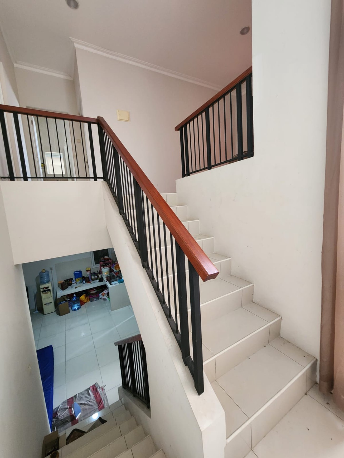 RUMAH CANTIK SIAP HUNI DI BOULEVARD KOTA WISATA CIBUBUR HARGA NEGO