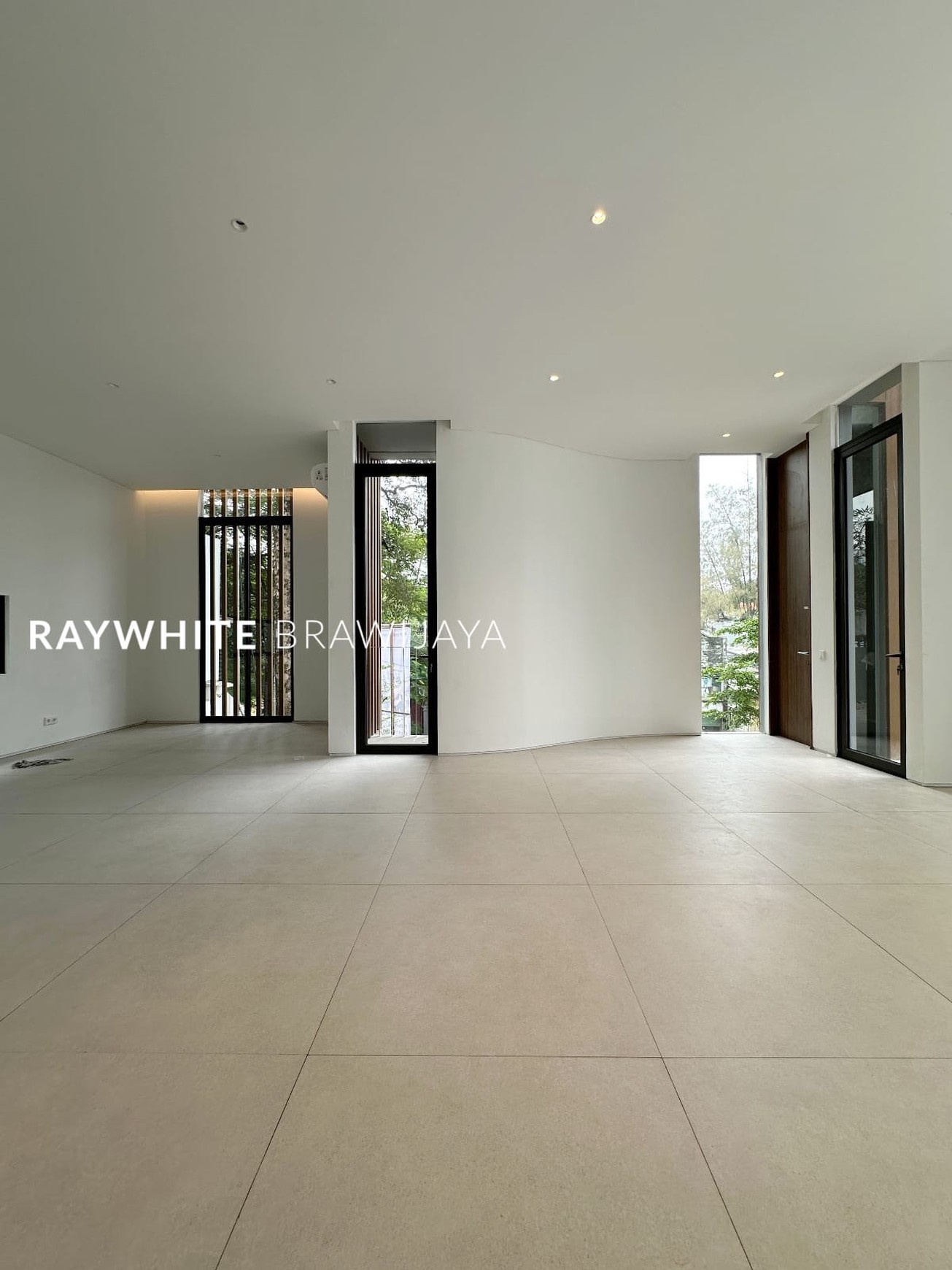 Brand New Townhouse Modern Design With Rooftop Area Kemang Utara