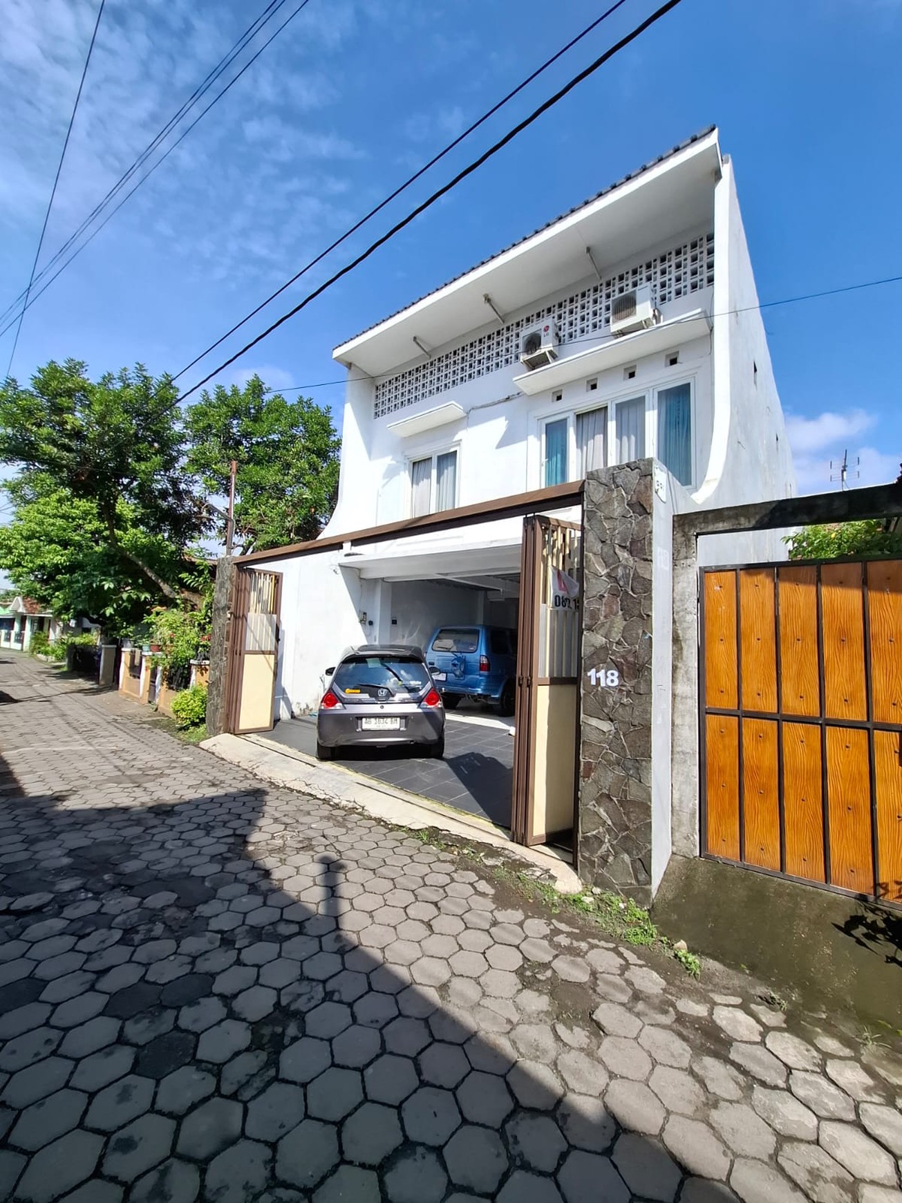 Rumah 2 Lantai Lokasi Strategis dekat Kawasan Bisnis Jalan Godean 