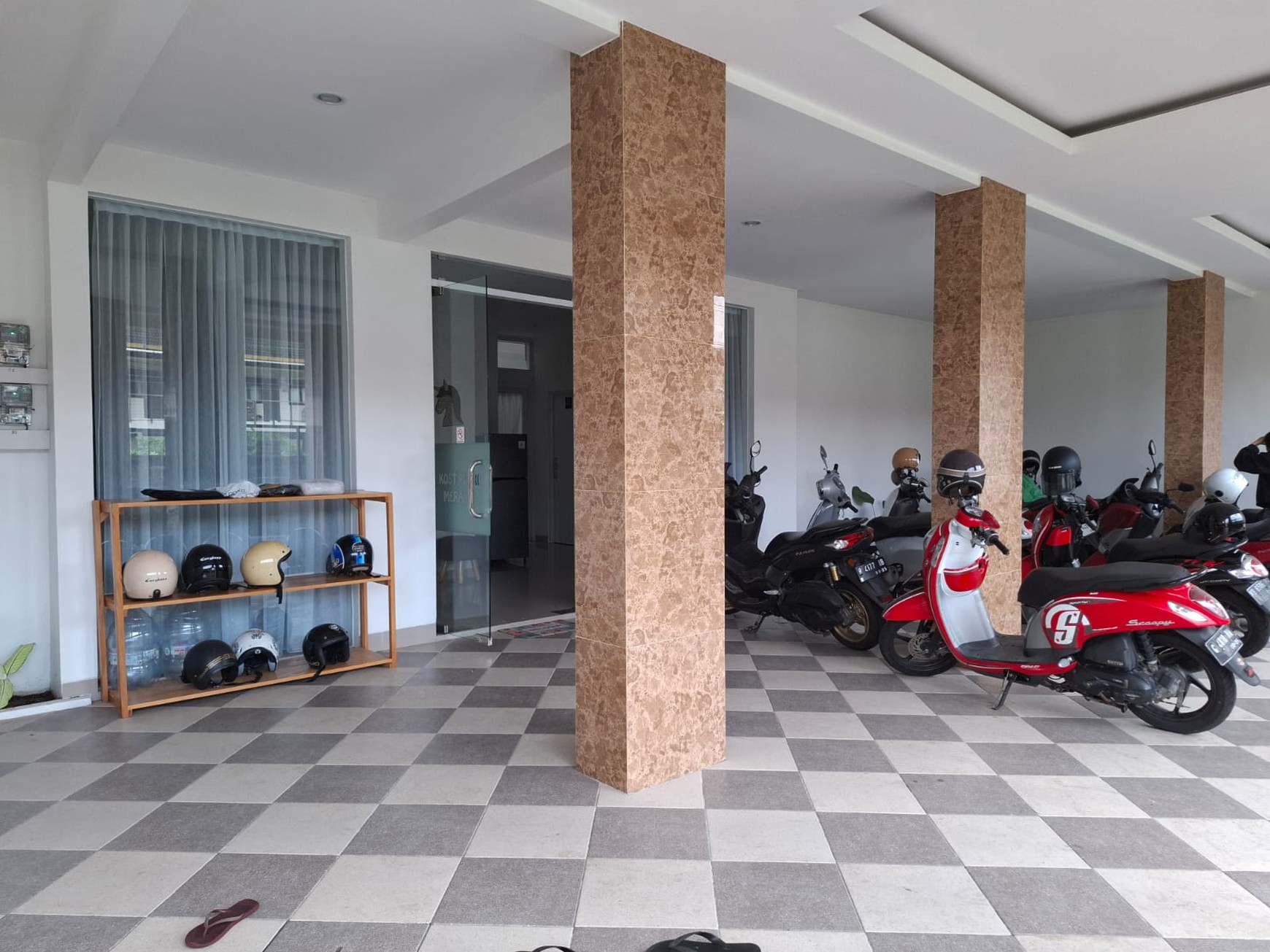 Kost Eksklusif 27 Kamar Lokasi di Kawasan Kampus di Seturan Depok Sleman 